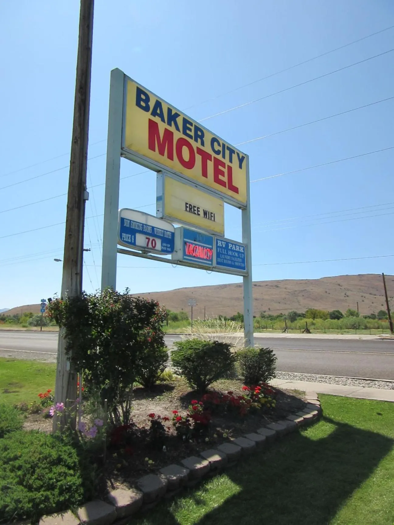 Logo/Certificate/Sign in Baker City Motel & RV