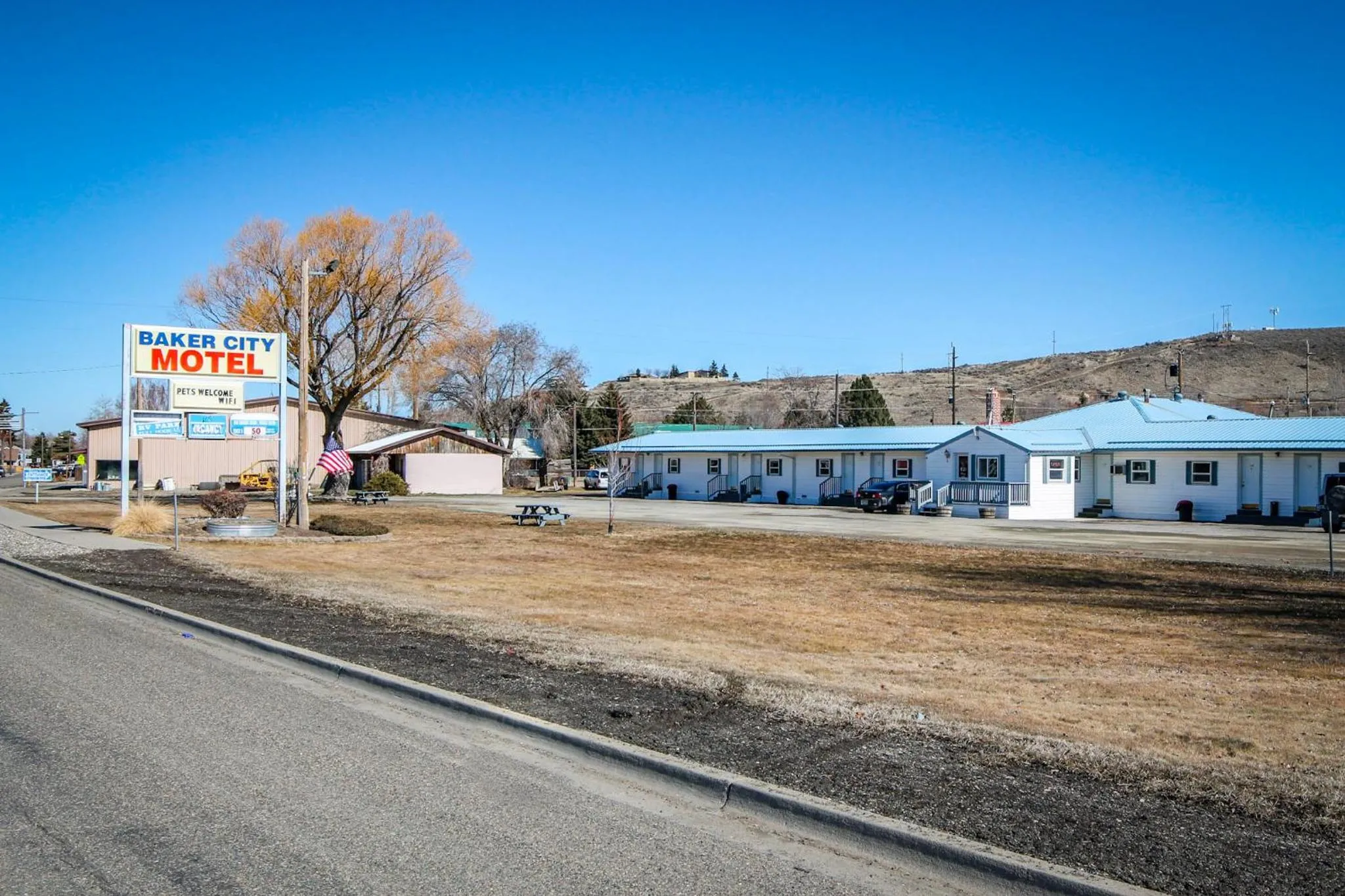 Property building in Baker City Motel & RV