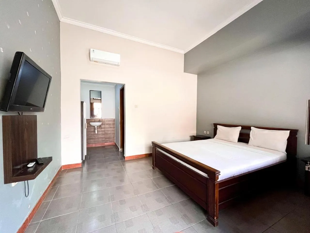 Bed in Prabhu Suites