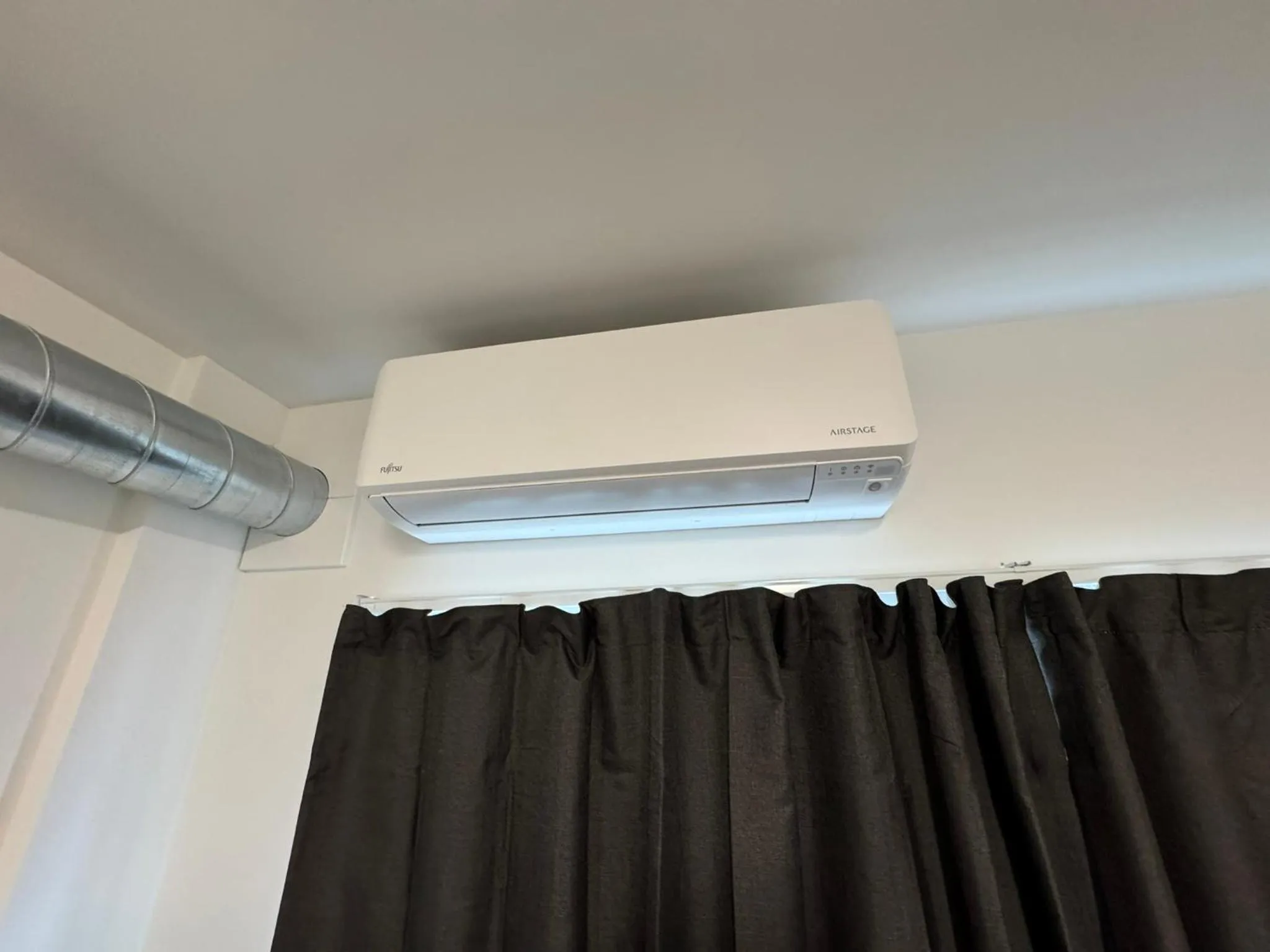 air conditioner in Backpackers Central Hamilton