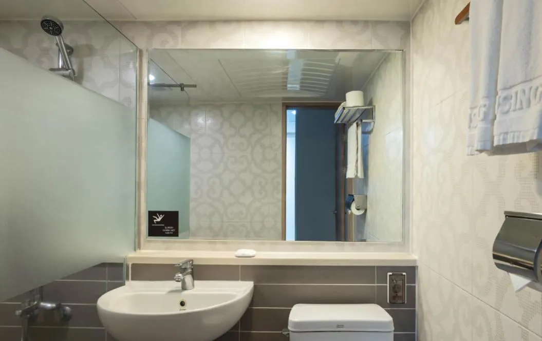 Shower in KensingtonResort JirisanNamwon