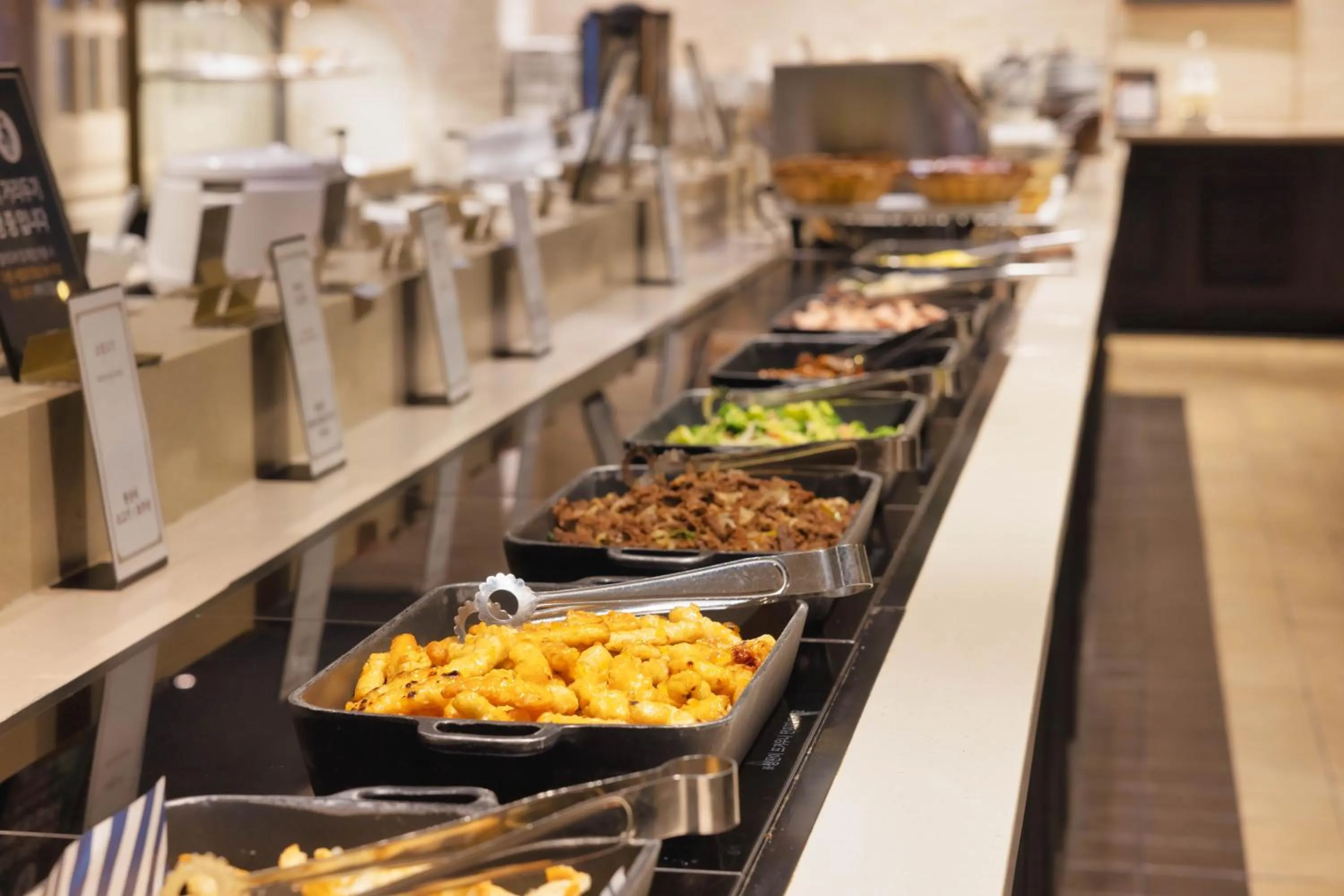 Buffet breakfast in KensingtonResort JirisanNamwon