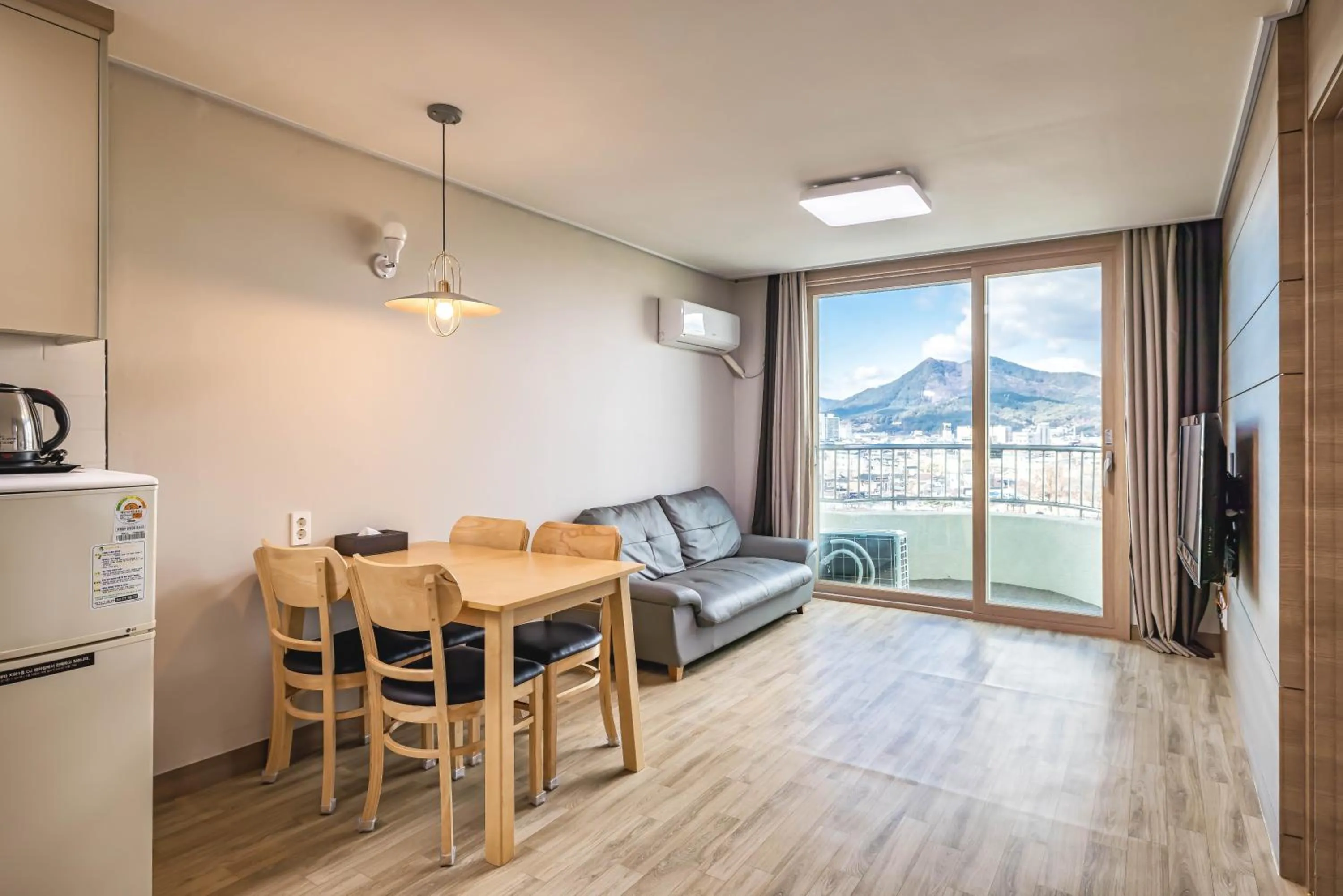 Living room in KensingtonResort JirisanNamwon