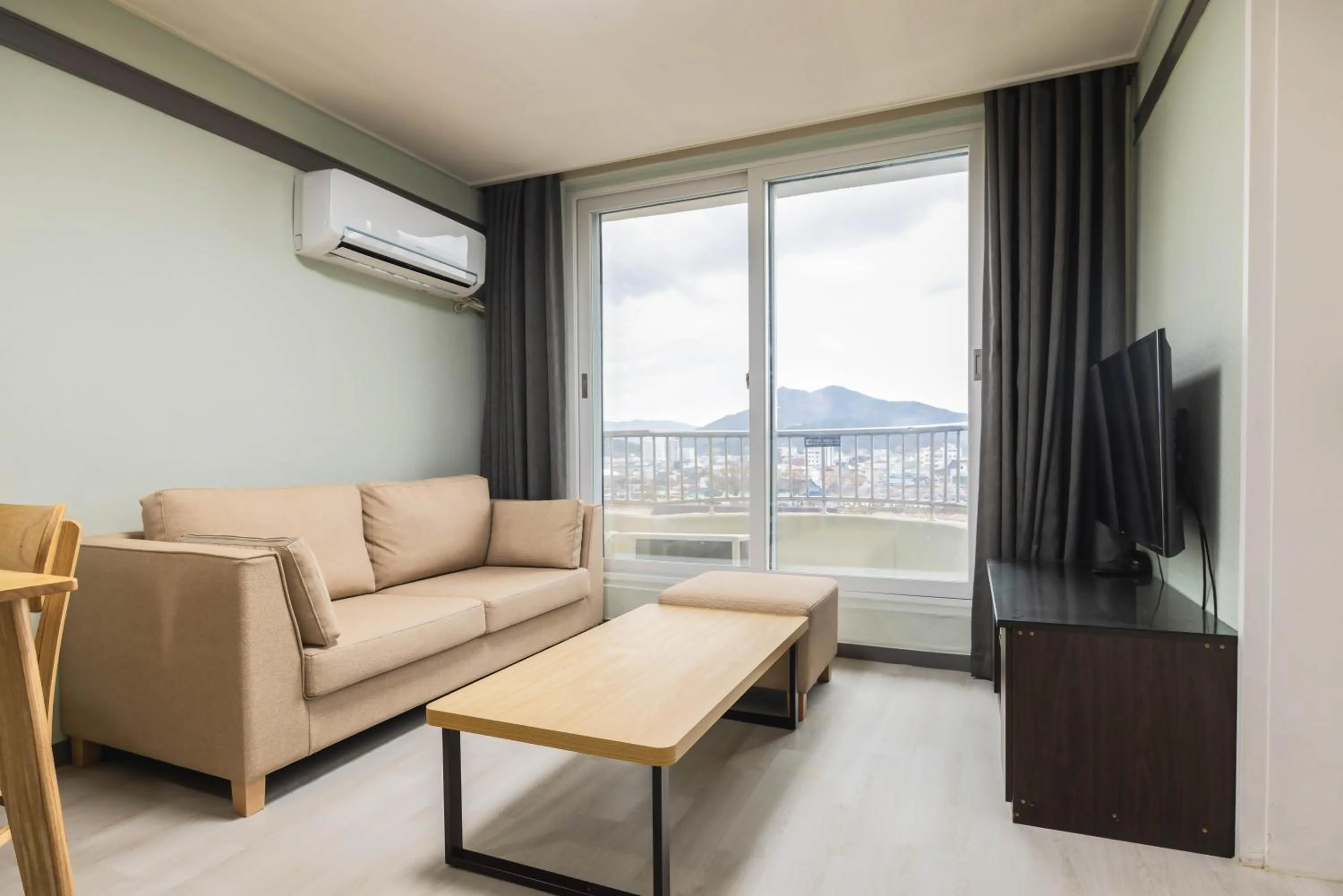 Living room in KensingtonResort JirisanNamwon