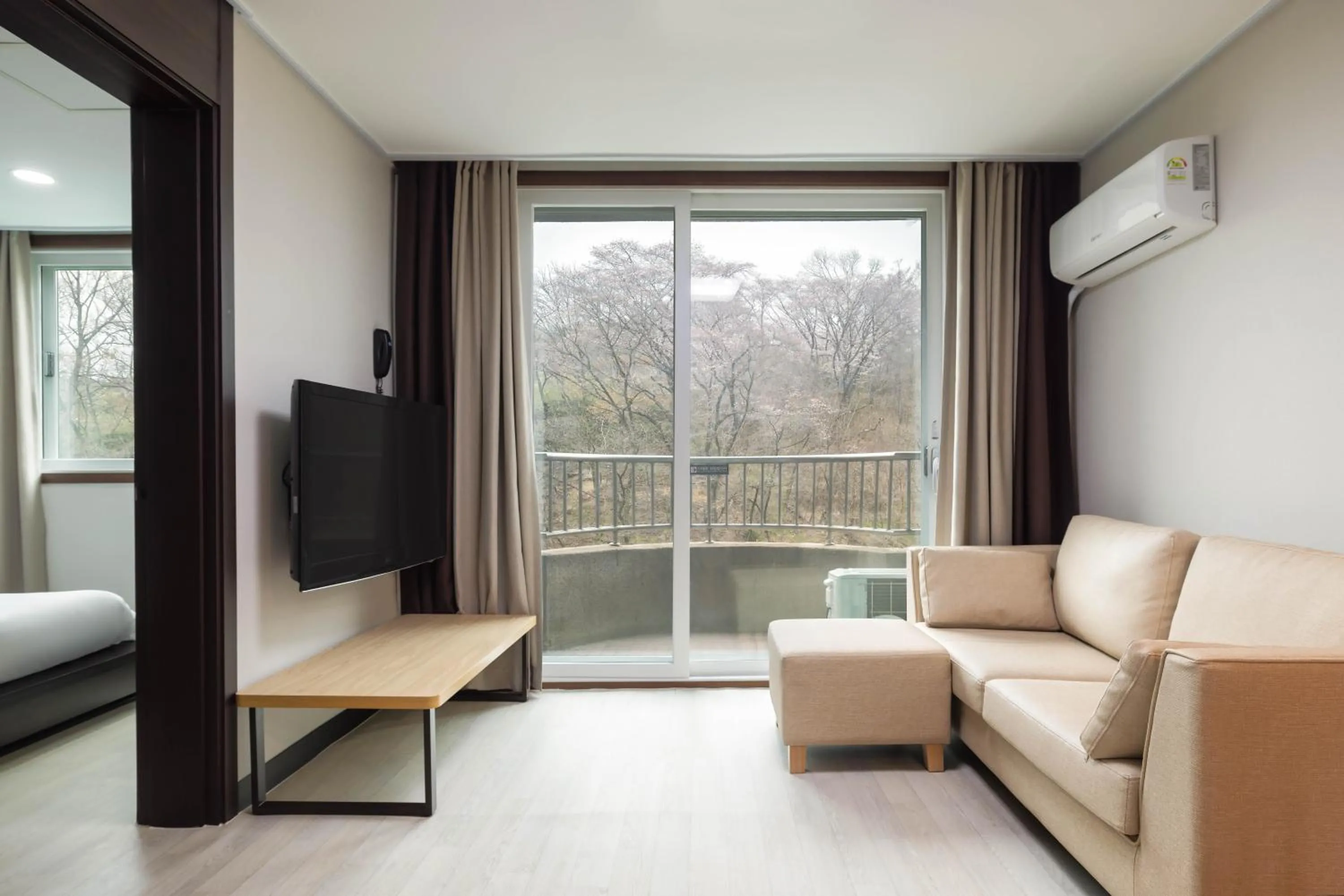 Living room in KensingtonResort JirisanNamwon