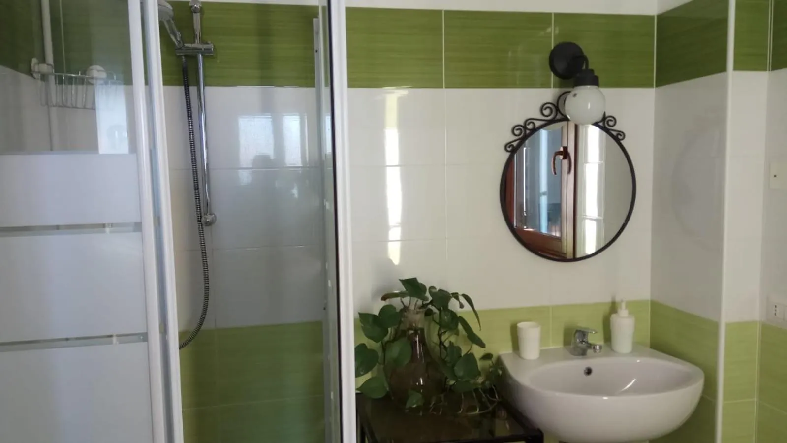 Shower in B&B Pontemare