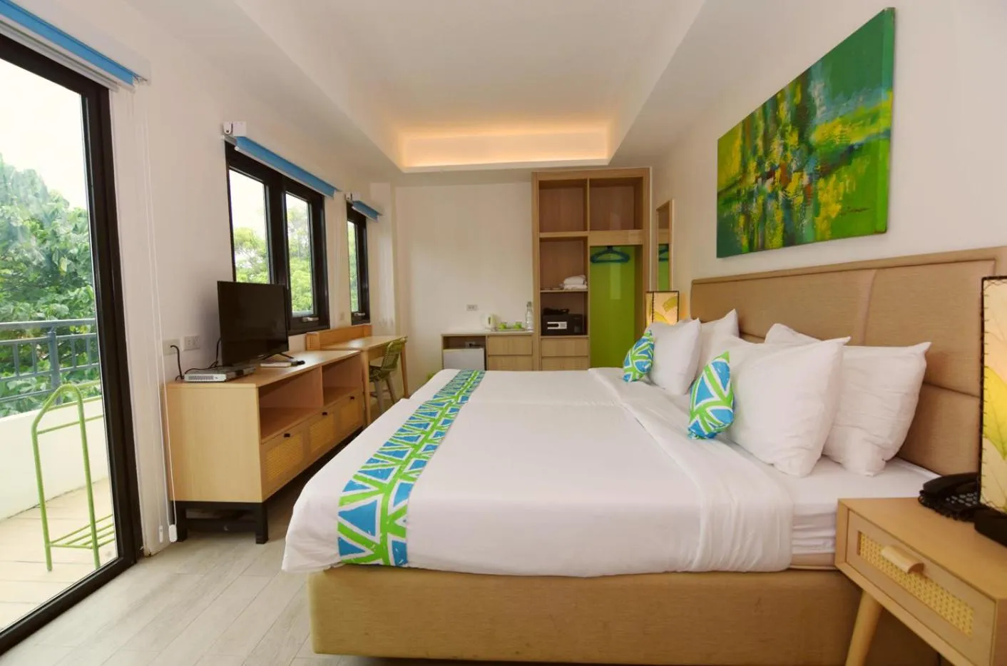 Photo of the whole room, Bed in Lime Hotel Boracay