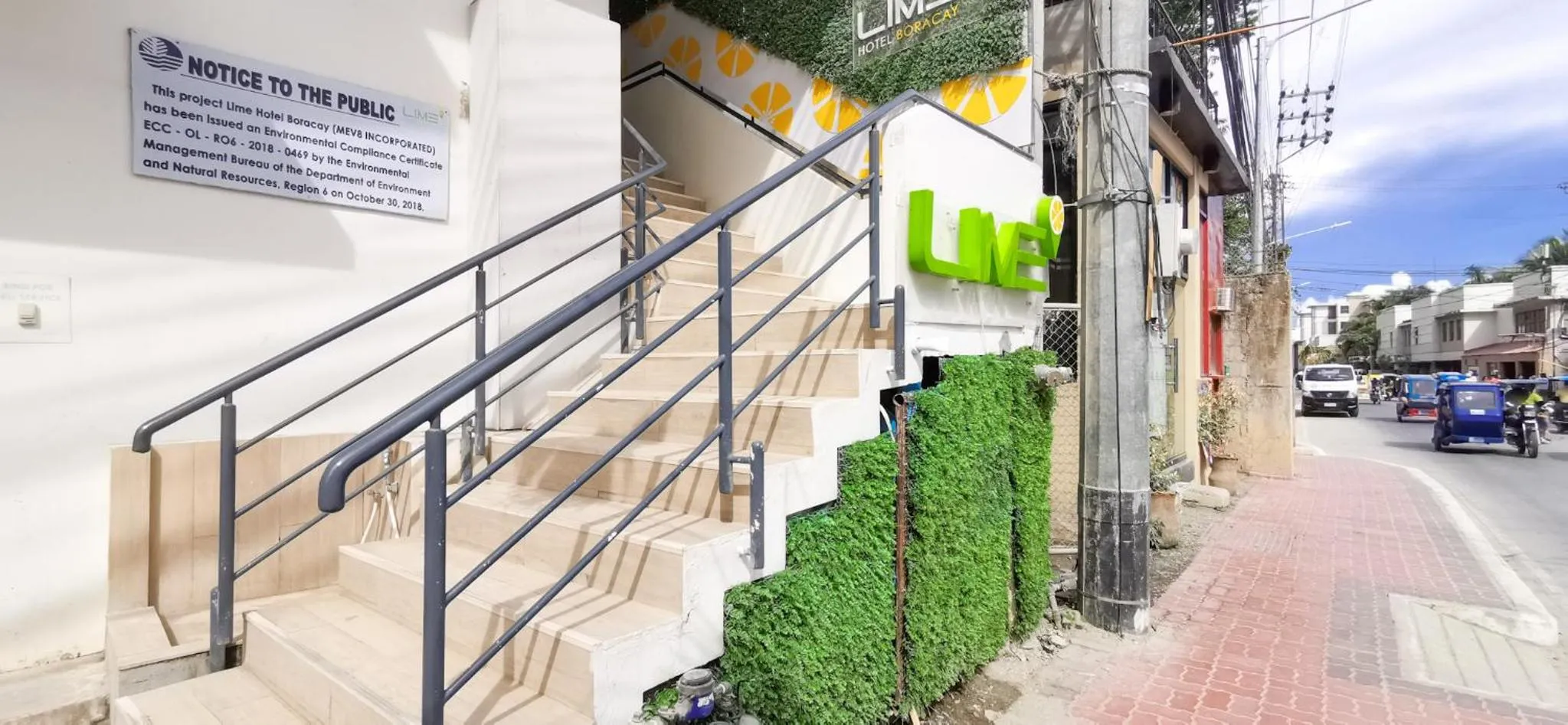 Facade/entrance in Lime Hotel Boracay