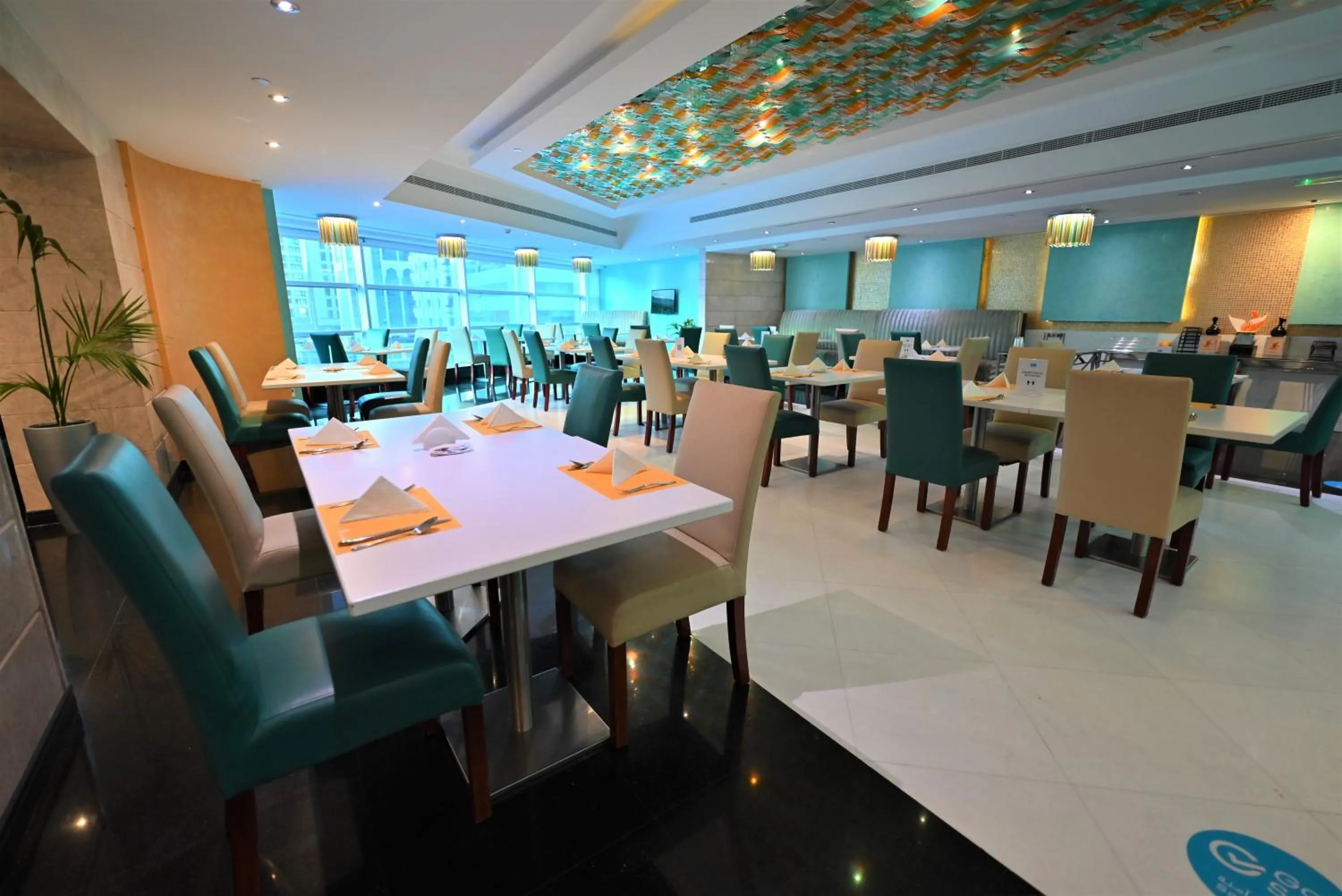Restaurant/Places to Eat in Golden Tulip Downtown Abu Dhabi