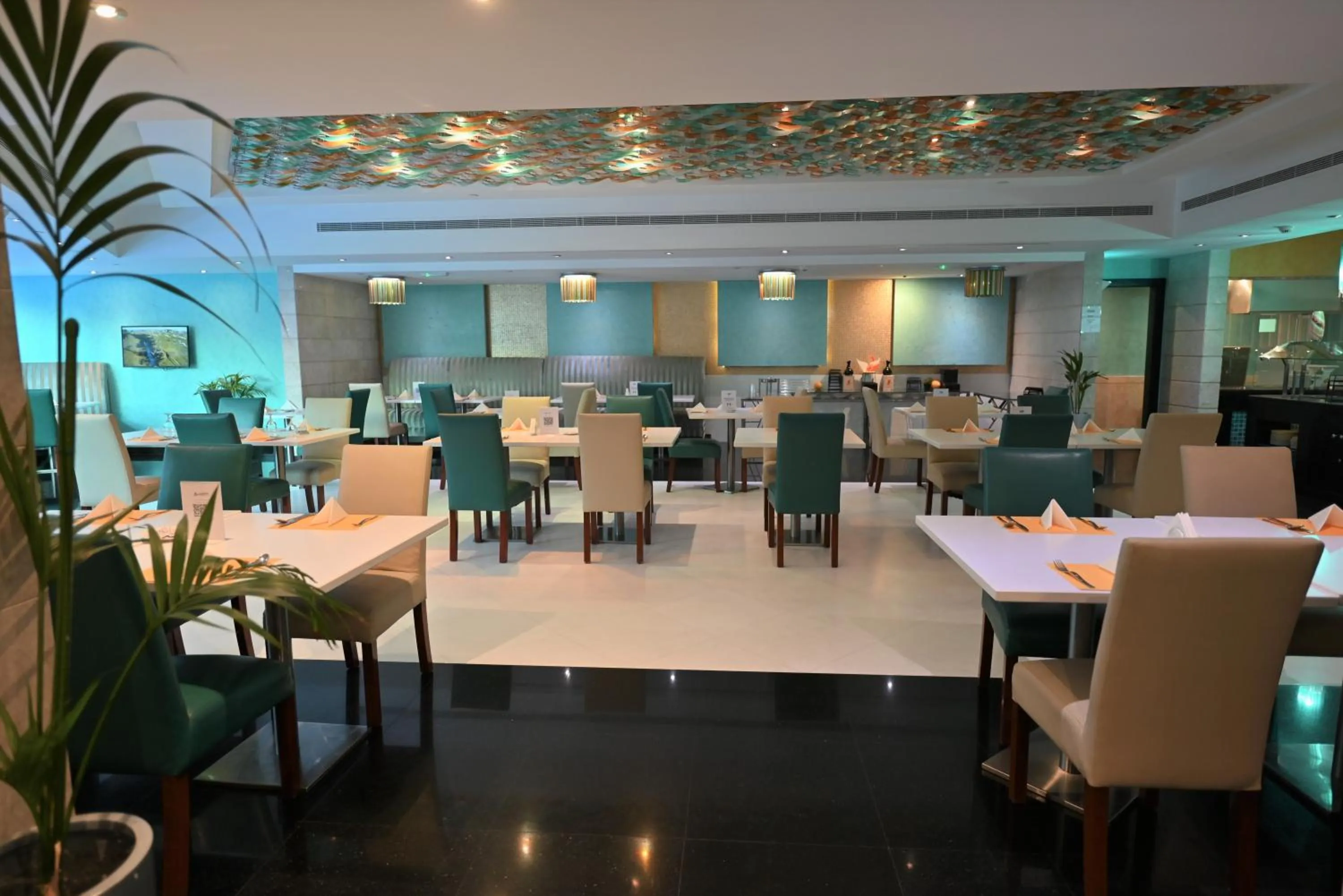 Restaurant/Places to Eat in Golden Tulip Downtown Abu Dhabi