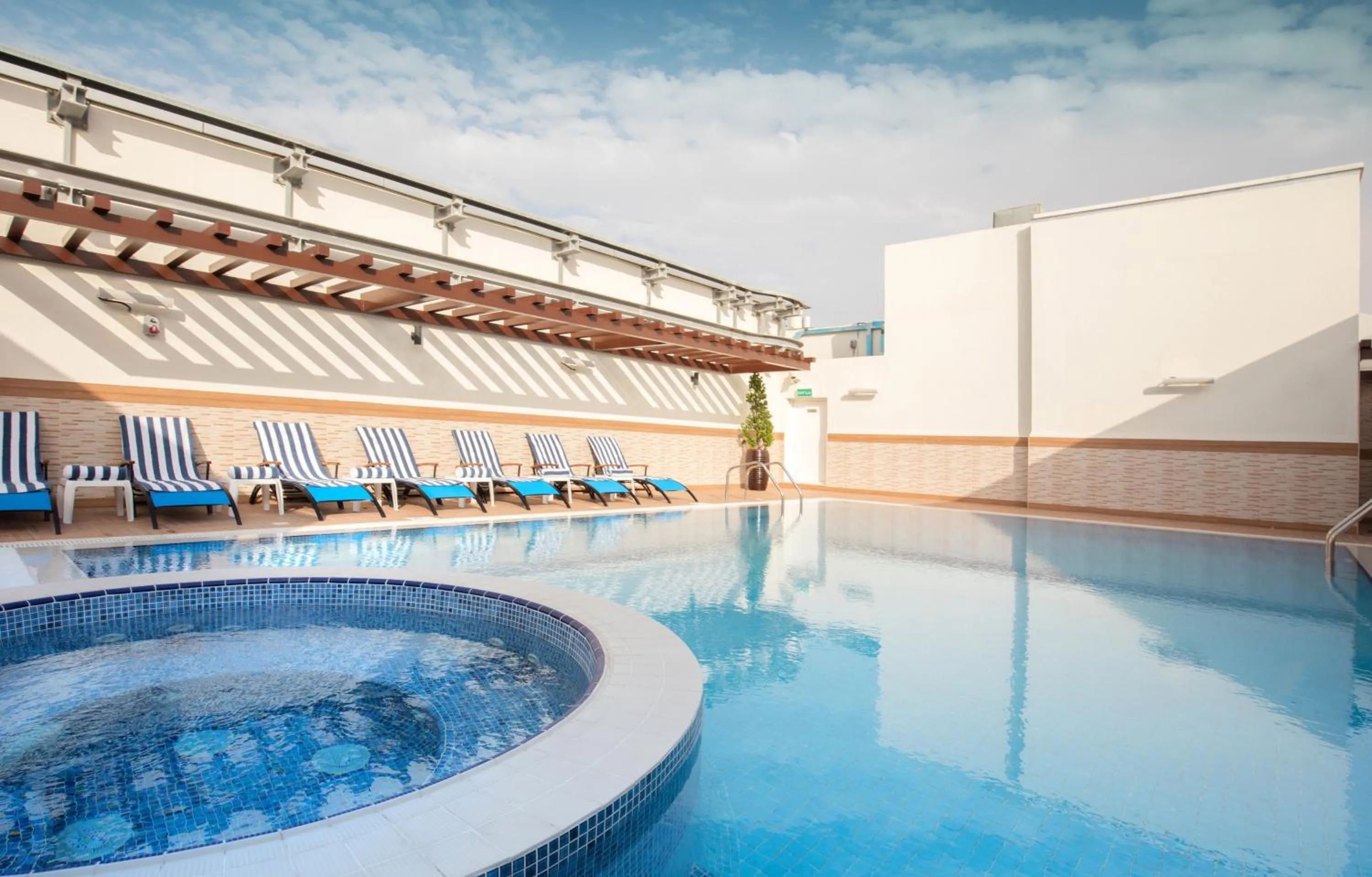 Swimming pool, Property Building in Golden Tulip Downtown Abu Dhabi