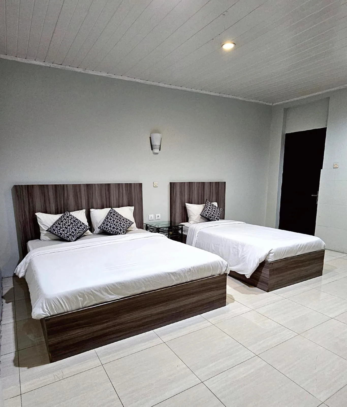 Family, Bed in Airlangga Hotel