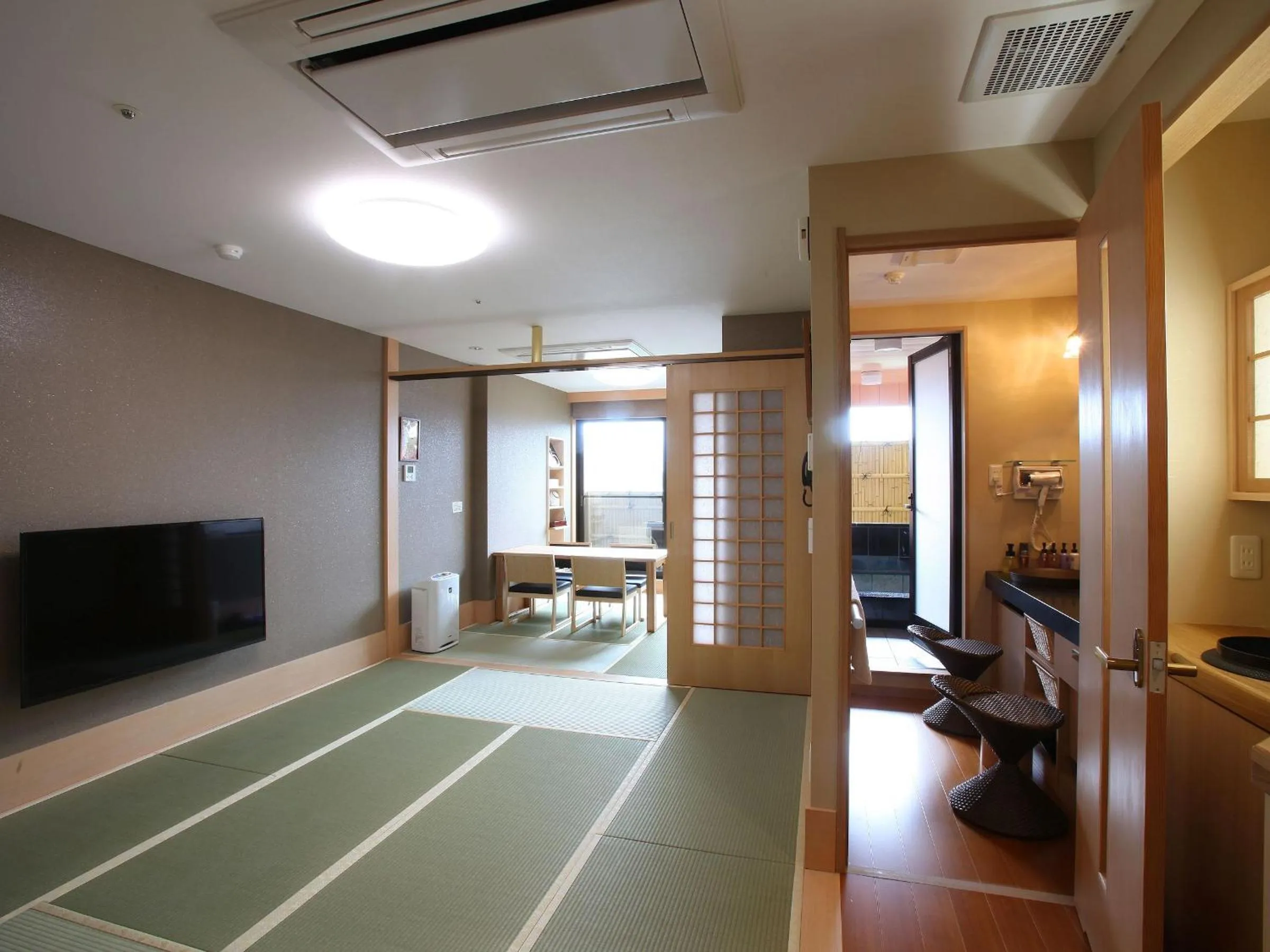 Photo of the whole room in Mt Fuji Hanayagi no Sho Keizan