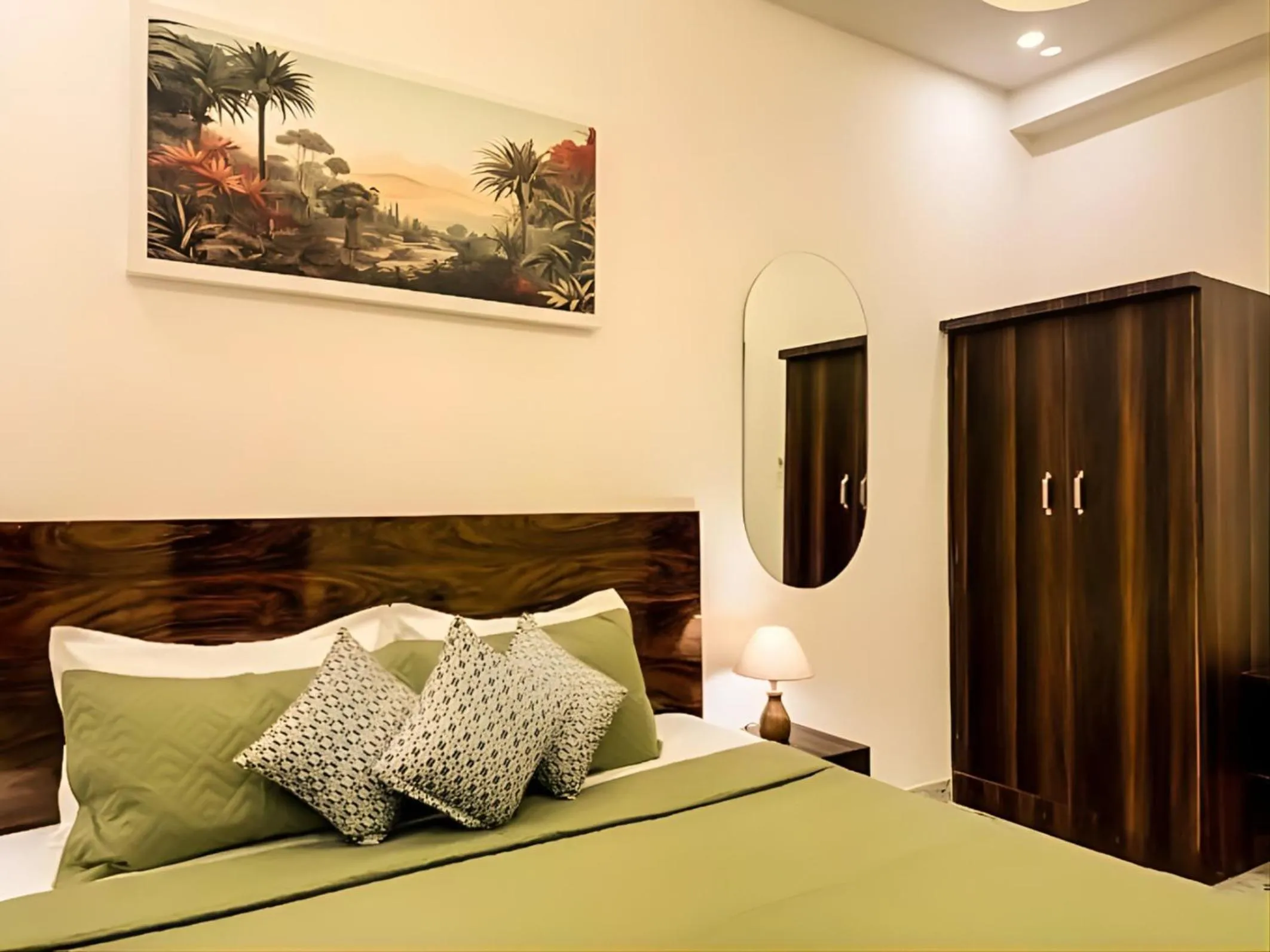 Bed in Hotel Vrinda Sarovar