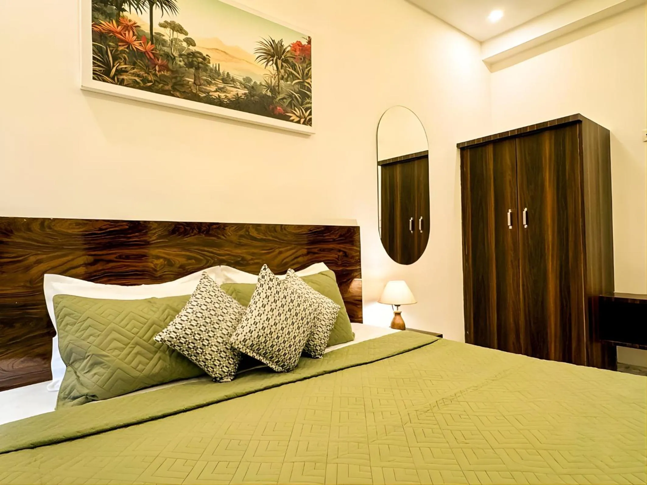 Bed in Hotel Vrinda Sarovar