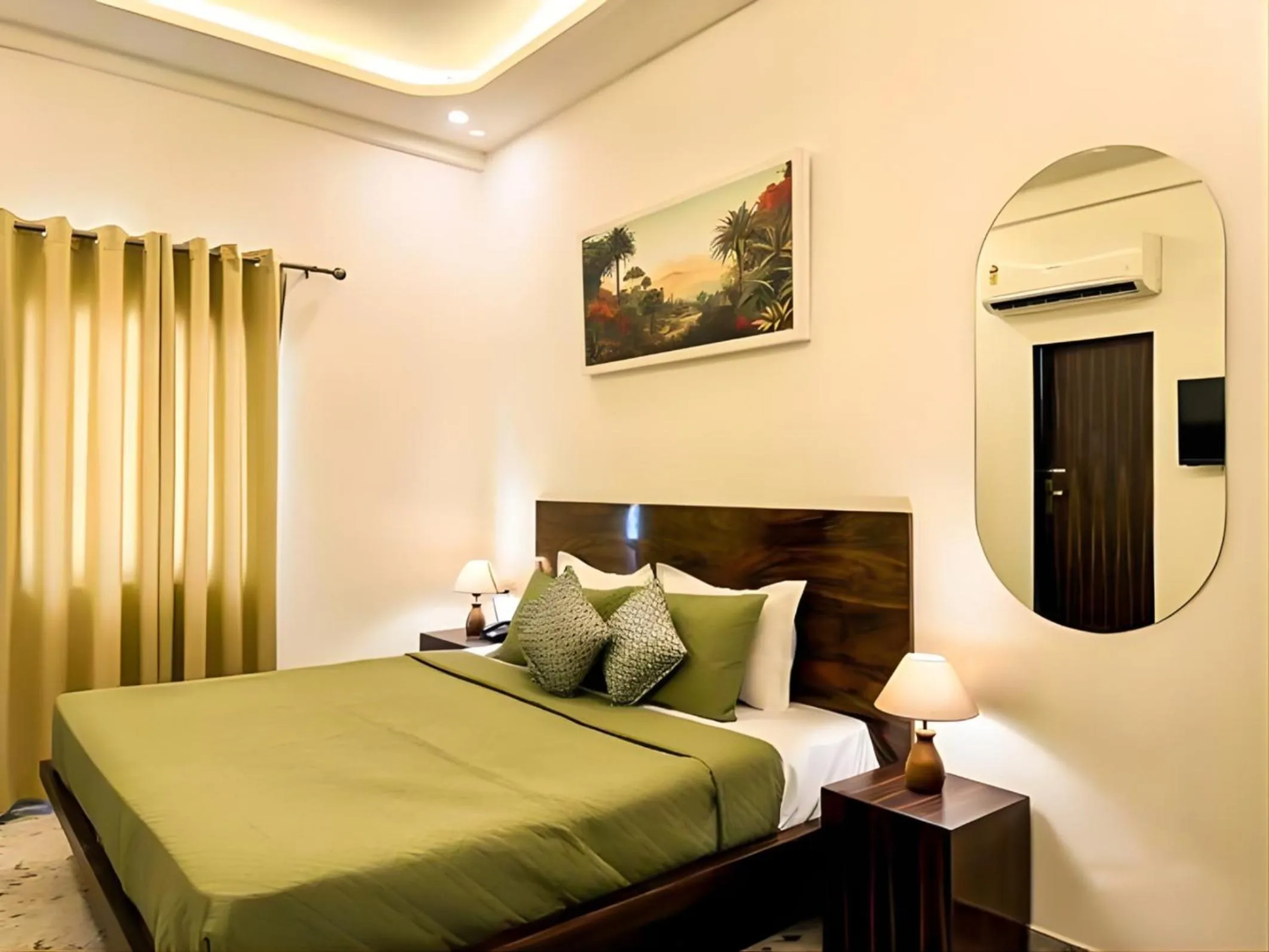 Bed in Hotel Vrinda Sarovar