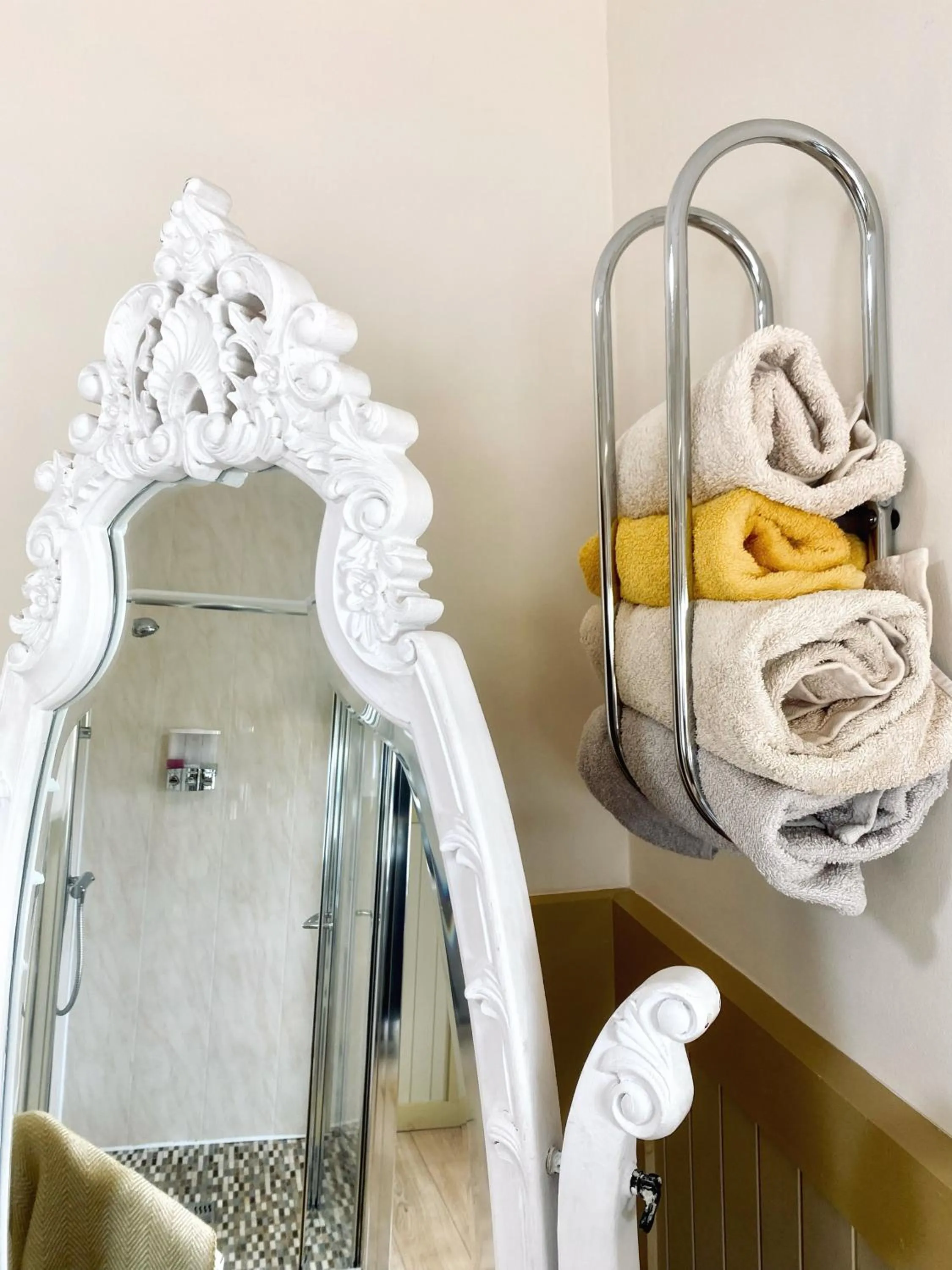 Bathroom in Dulrush Lodge Guest House, Restaurant and Self-Catering