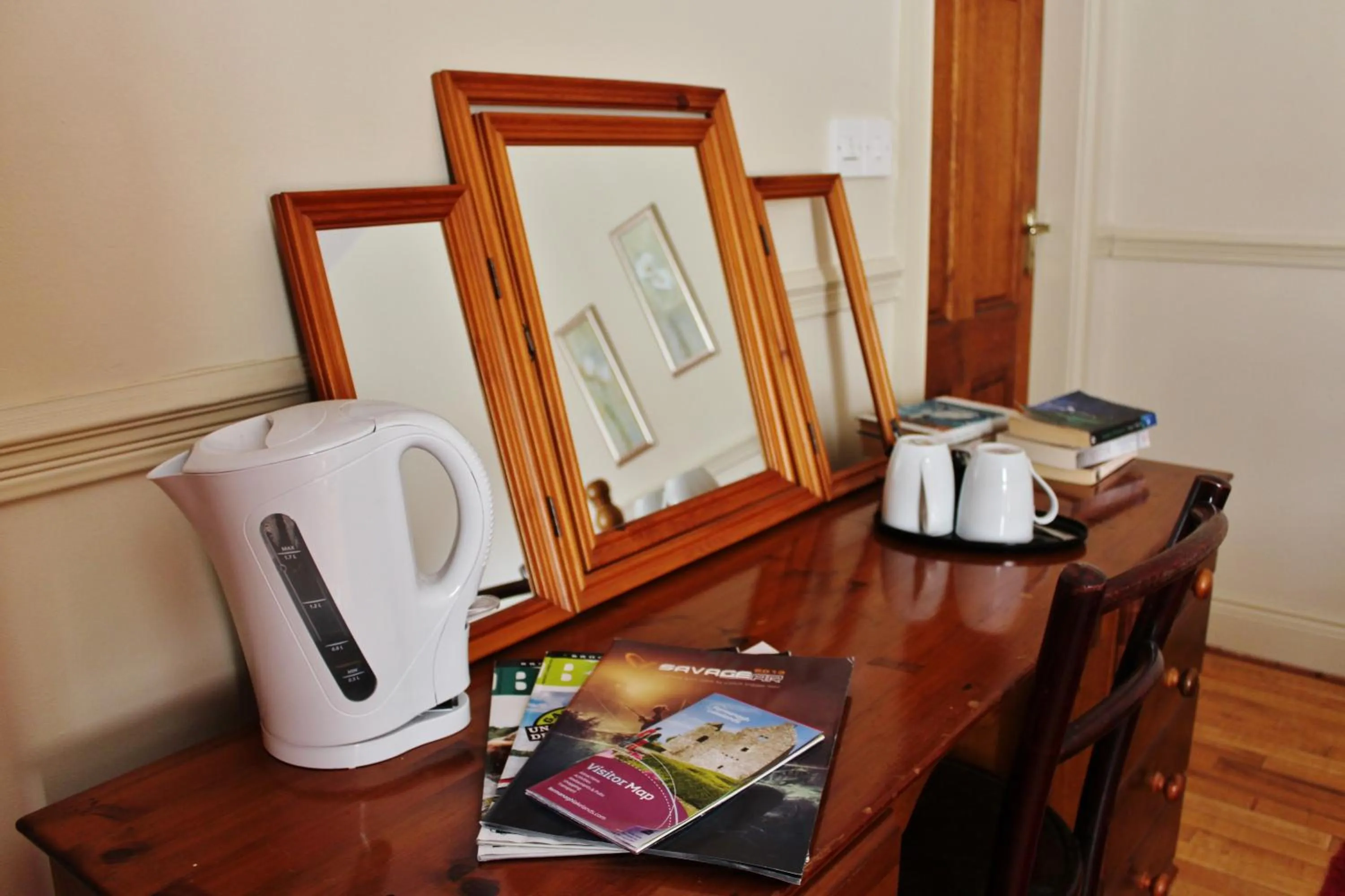 Coffee/tea facilities in Dulrush Lodge Guest House, Restaurant and Self-Catering