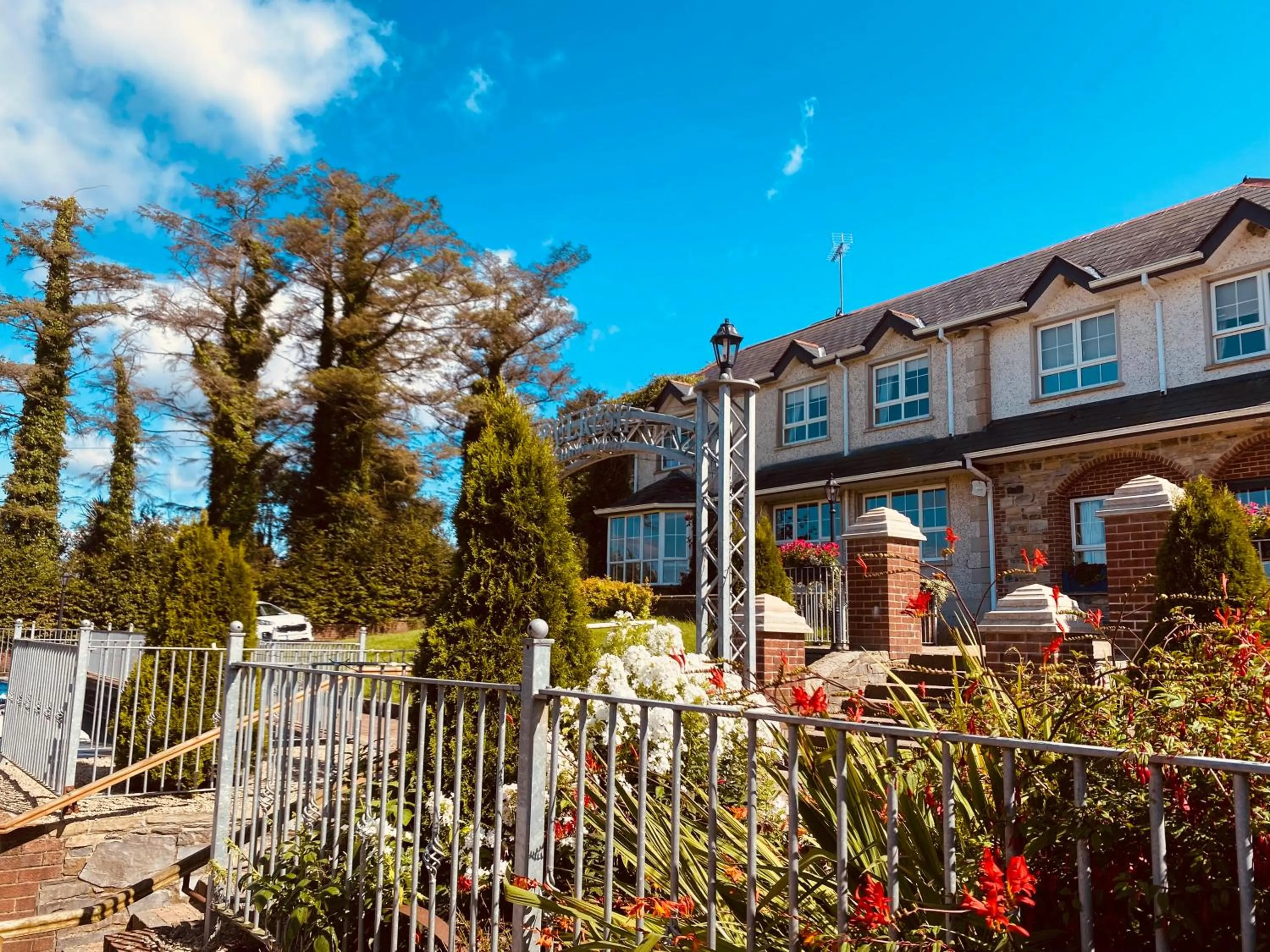 Property building in Dulrush Lodge Guest House, Restaurant and Self-Catering