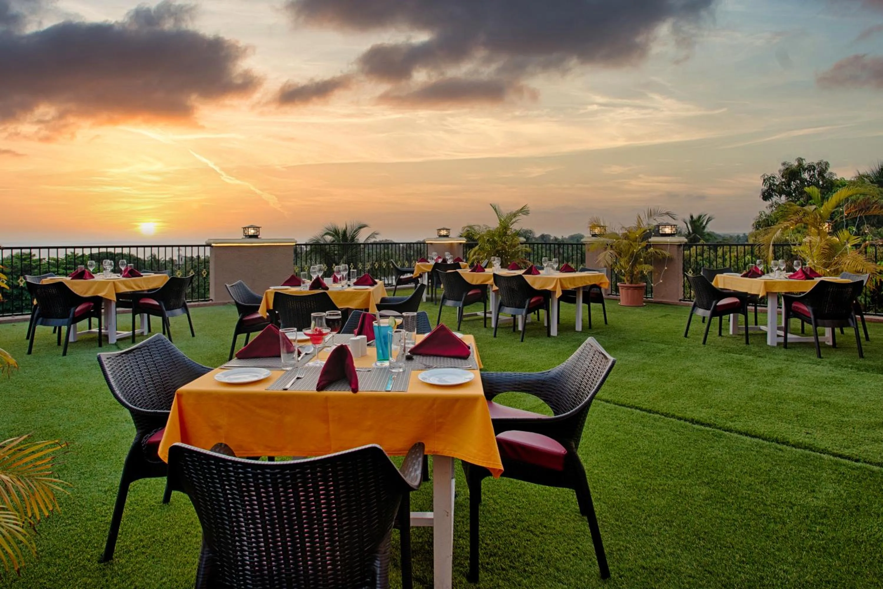 Restaurant/places to eat in Seashell Suites and Villas- Candolim Goa