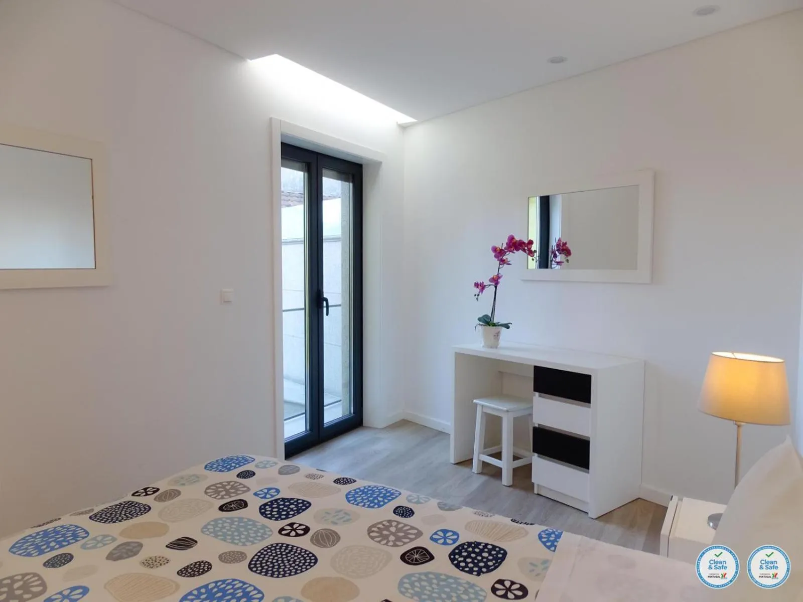 Photo of the whole room in RS Porto Campanha