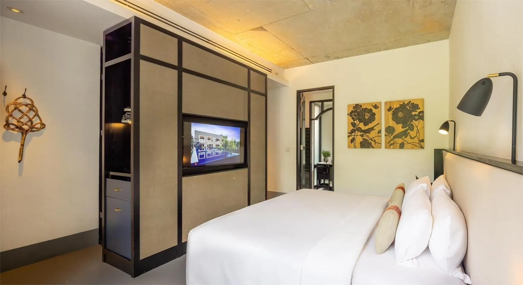 Bedroom in Hotel Ping Silhouette