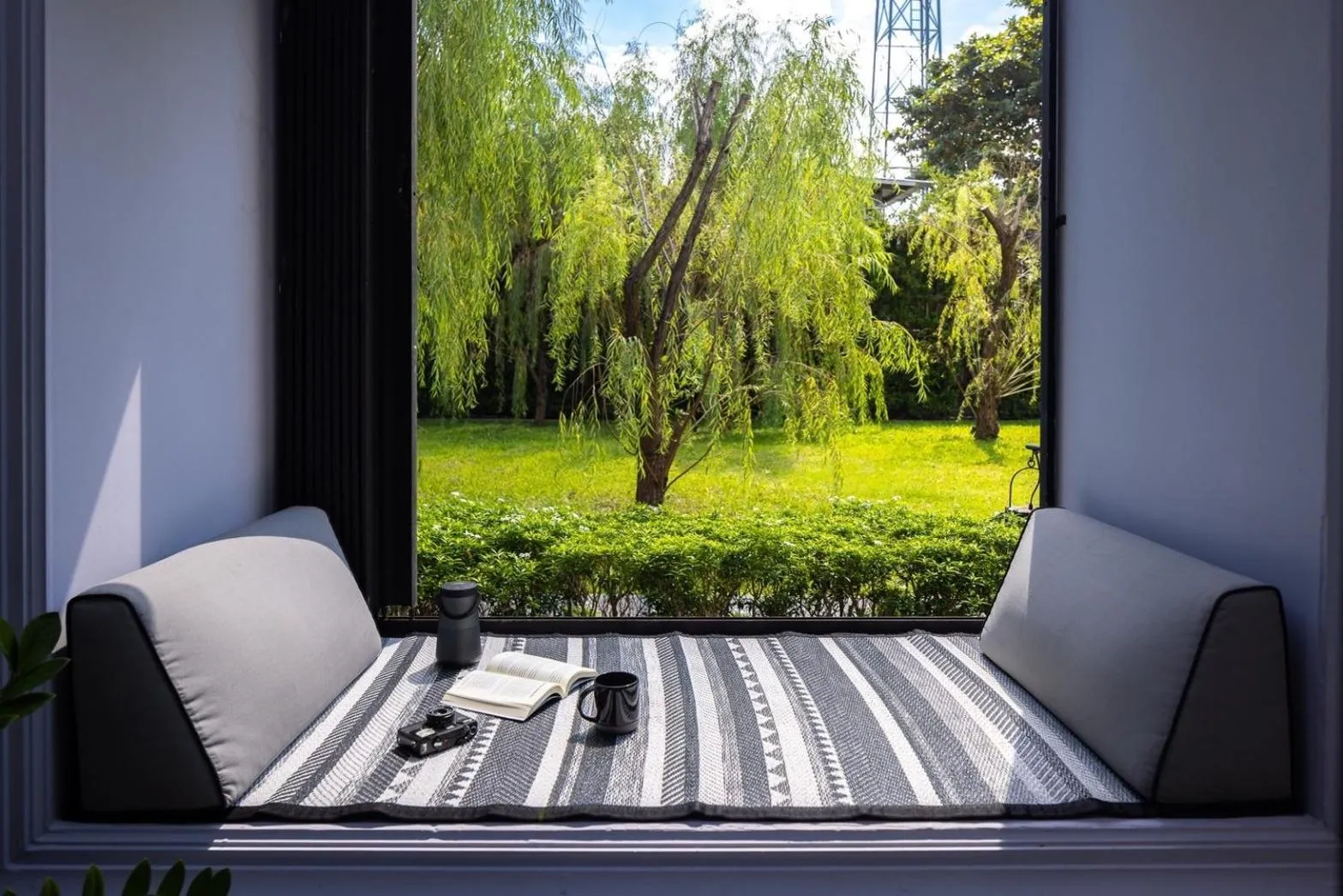 Natural landscape in Hotel Ping Silhouette