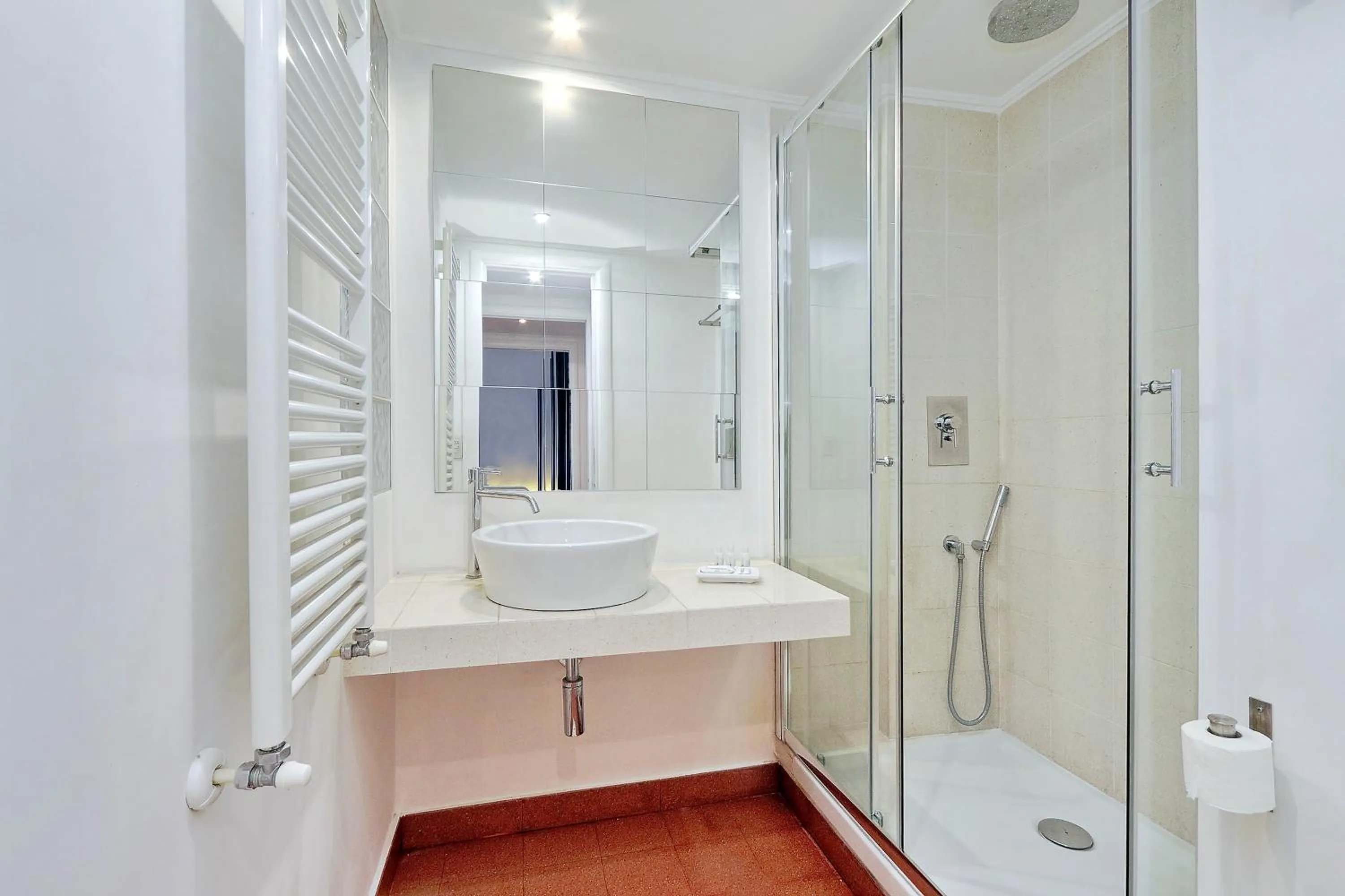 Bathroom in Clementina