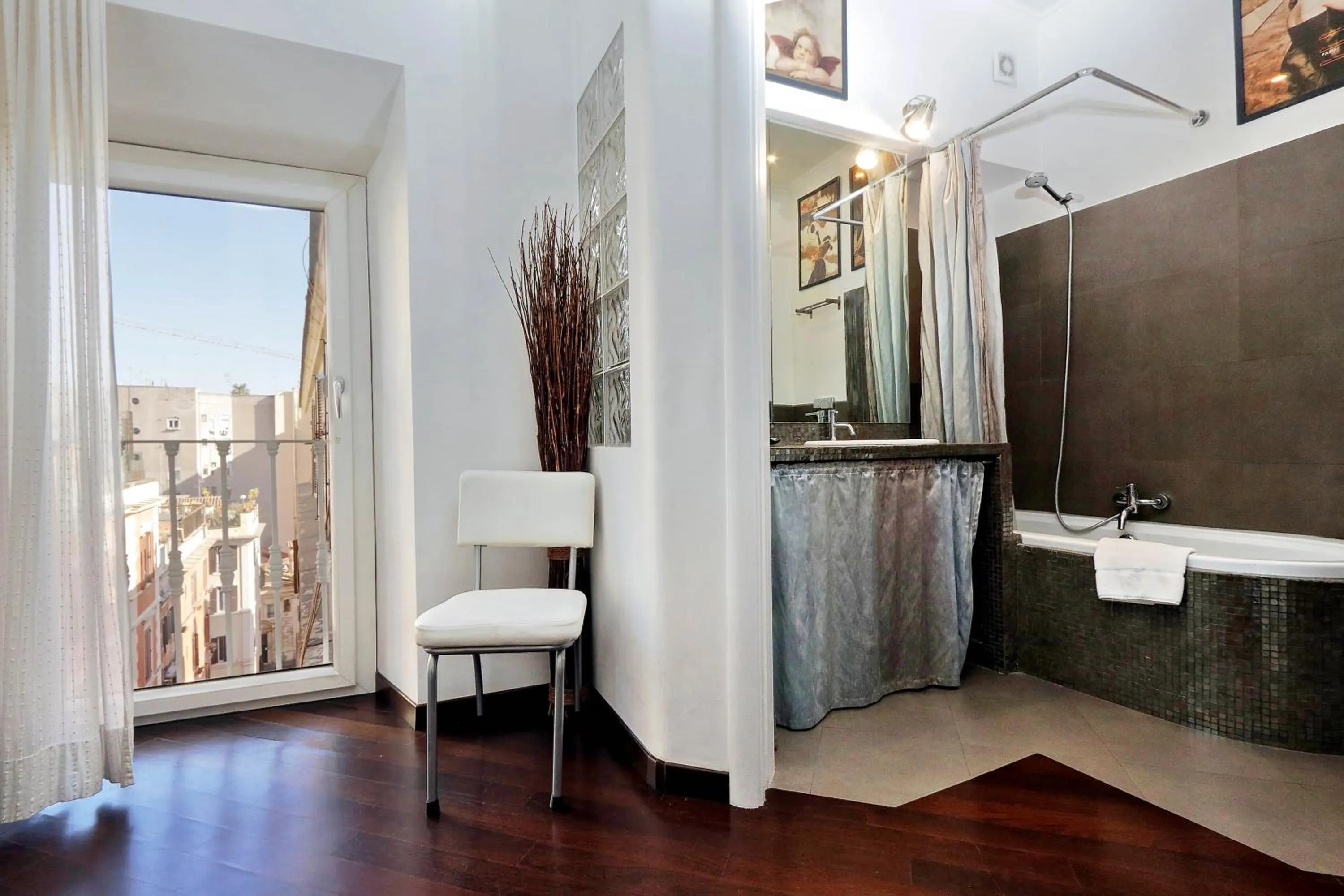 Bathroom in Clementina