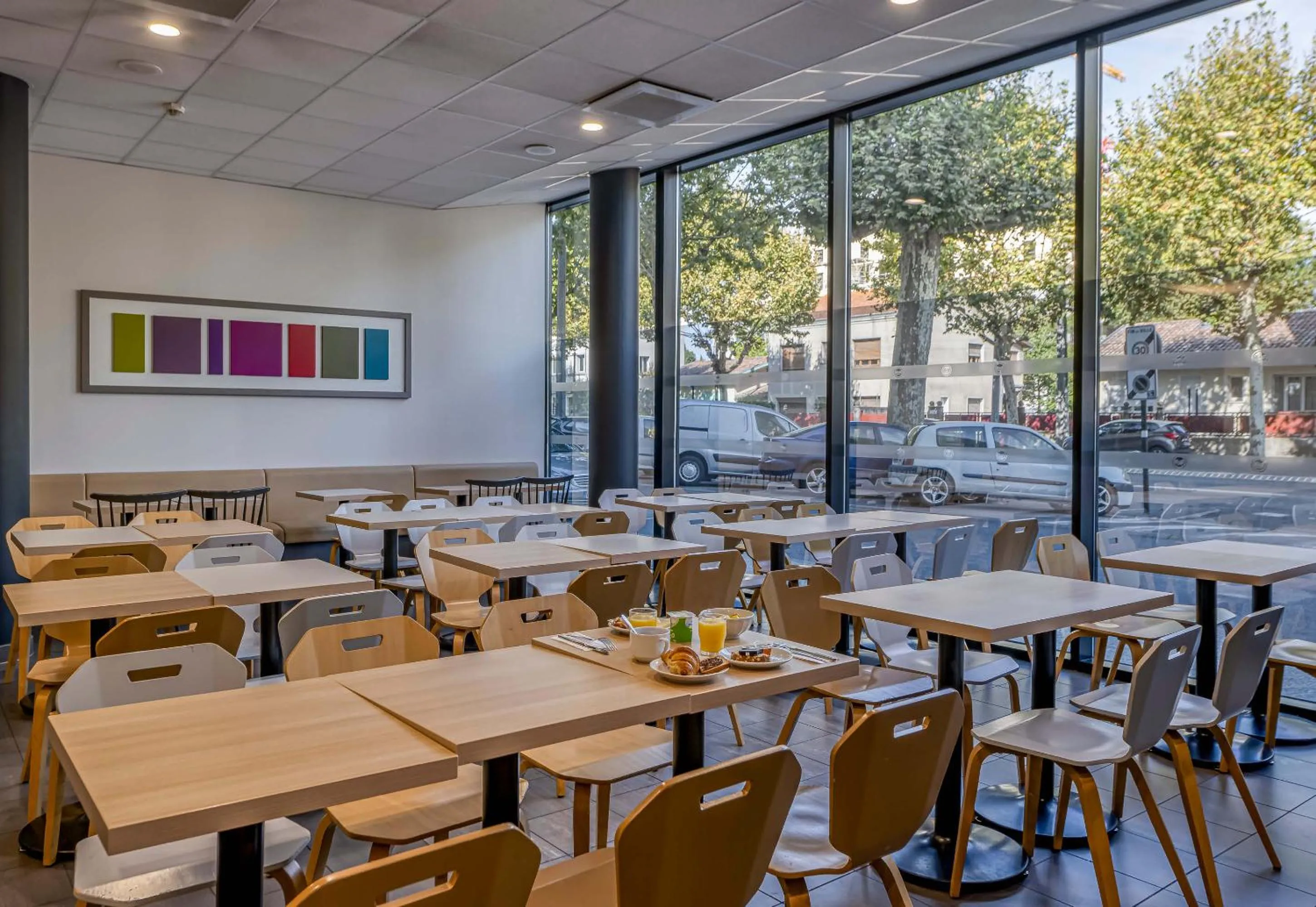 Restaurant/places to eat in B&B HOTEL Bordeaux Centre Bègles