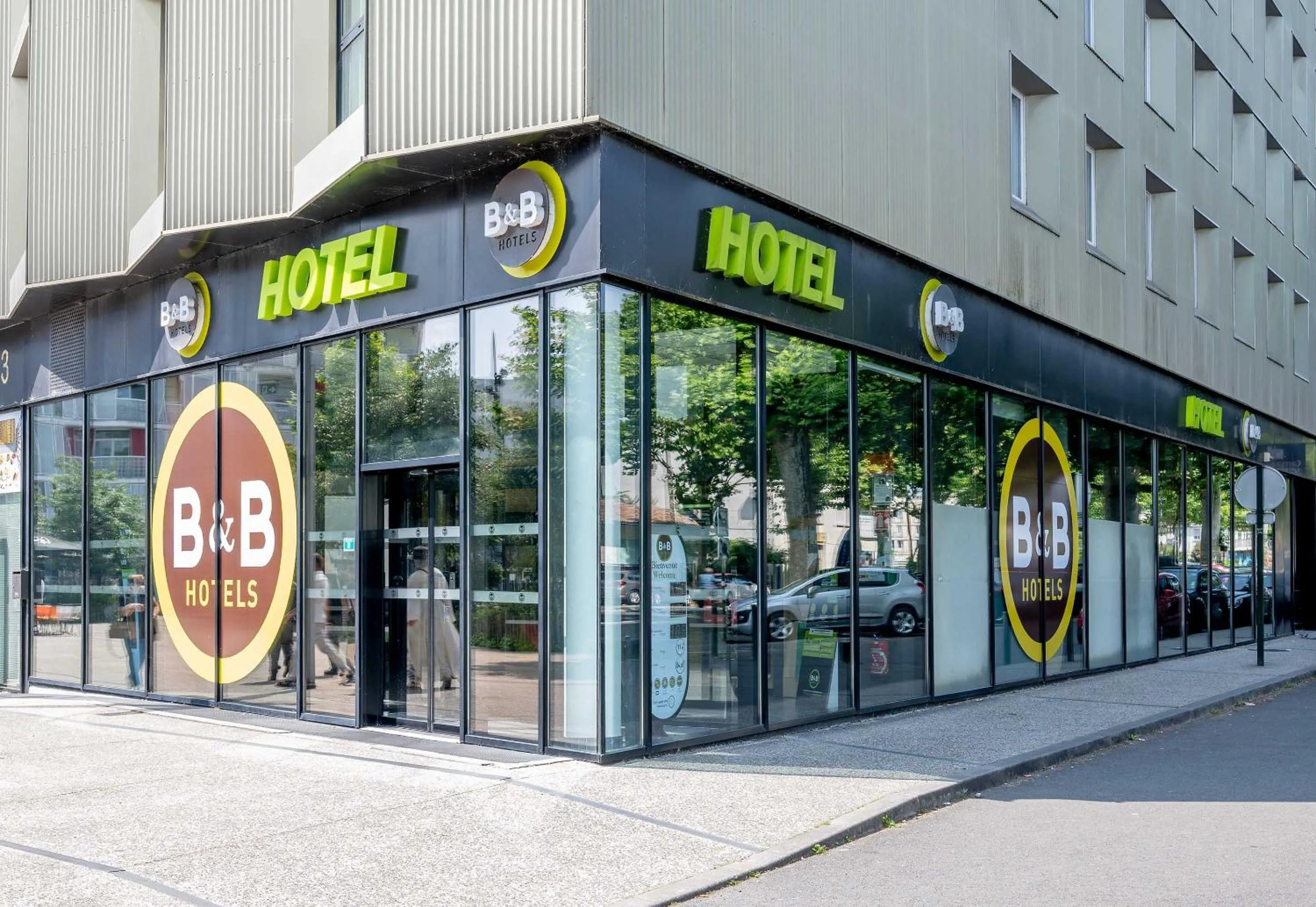 Facade/entrance in B&B HOTEL Bordeaux Centre Bègles