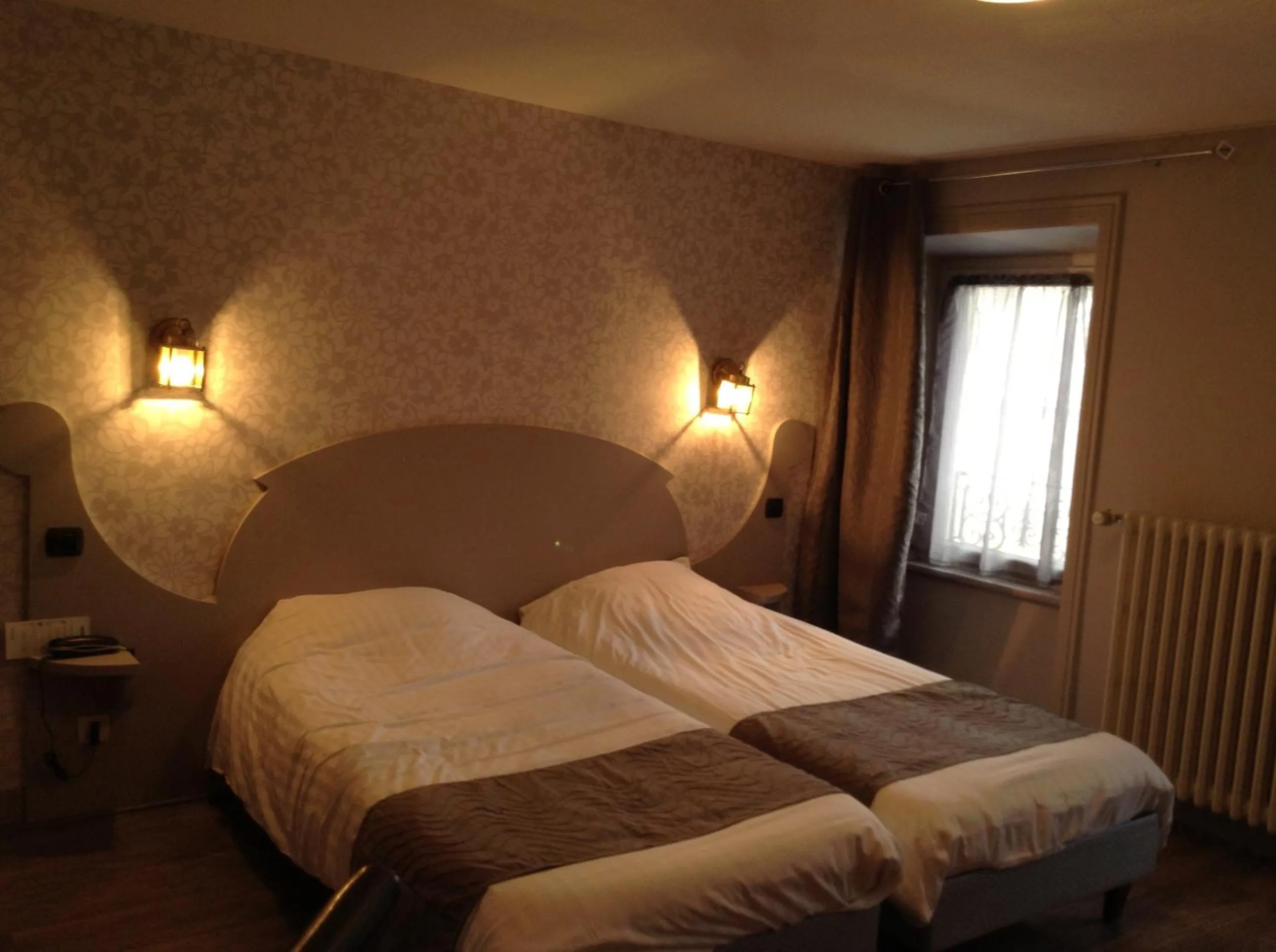 Bedroom, Bed in Logis SPA Hotel Restaurant De La Poste