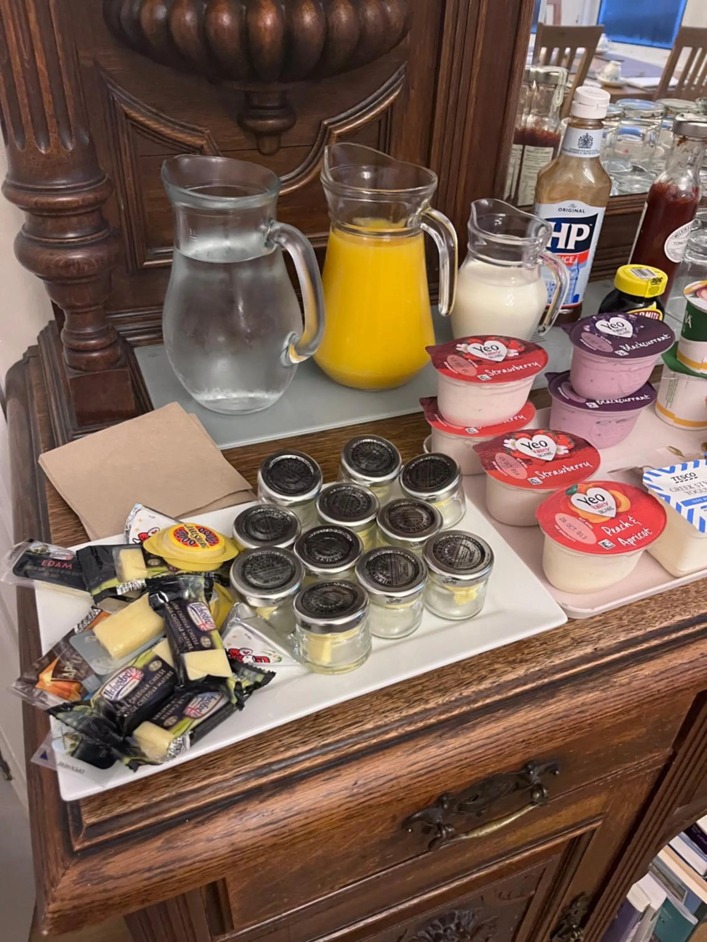 Buffet breakfast in Ravenswood Guest House