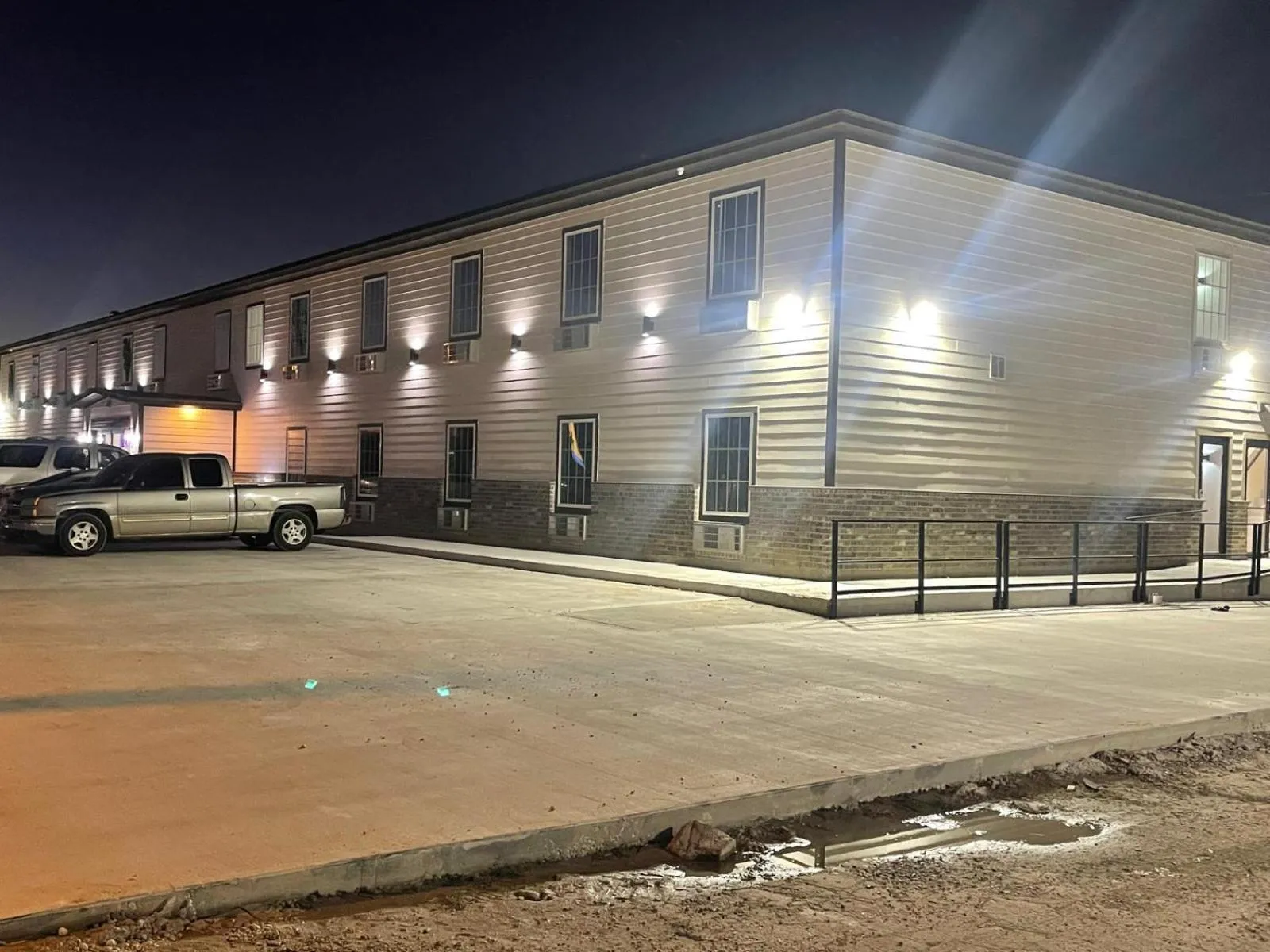 Parking in Hotel O Efficiency De Luxe Near Lake Charles Sulphur