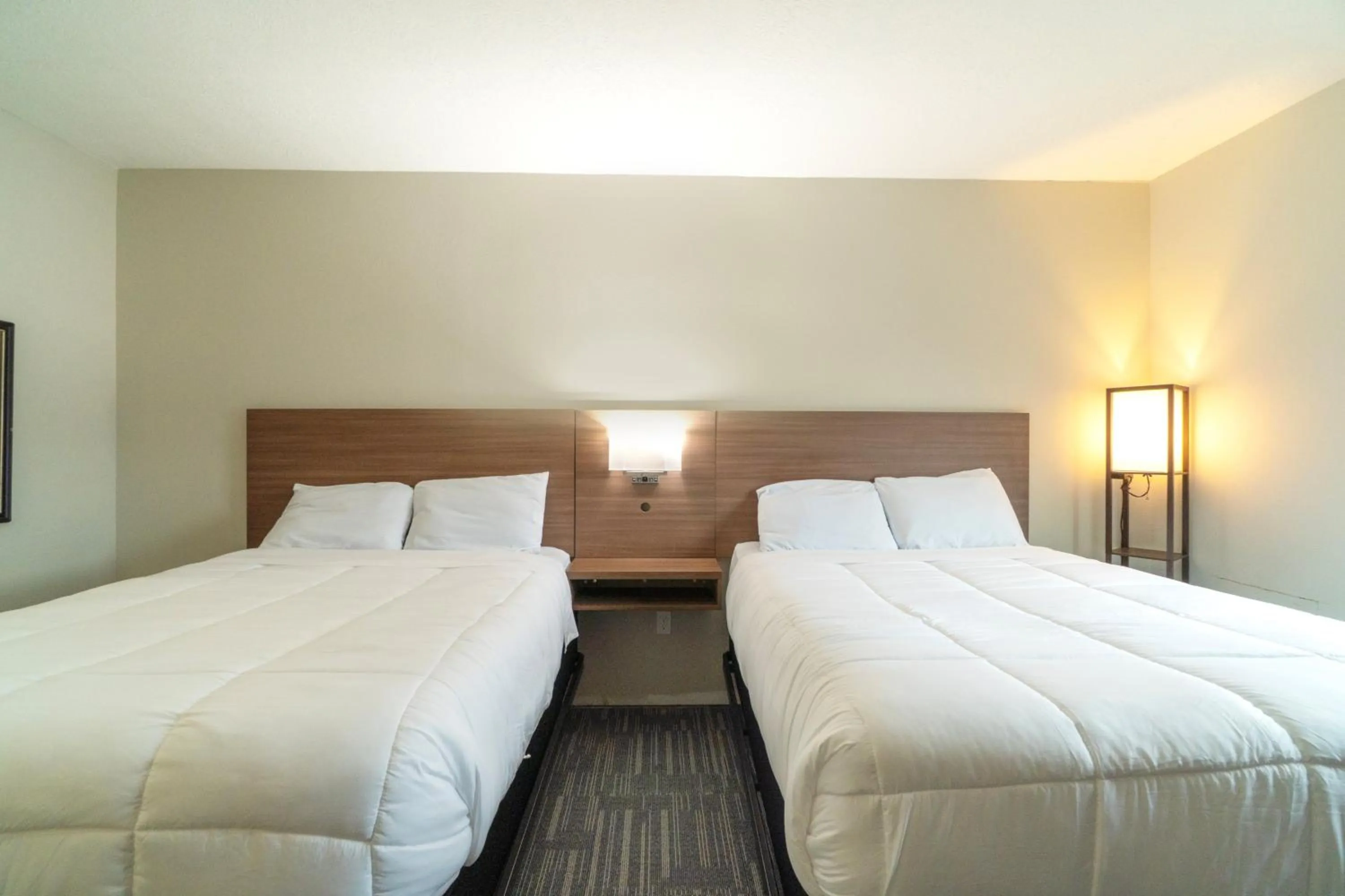 Bedroom, Bed in Efficiency De Luxe Sulphur Near Lake Charles I 10