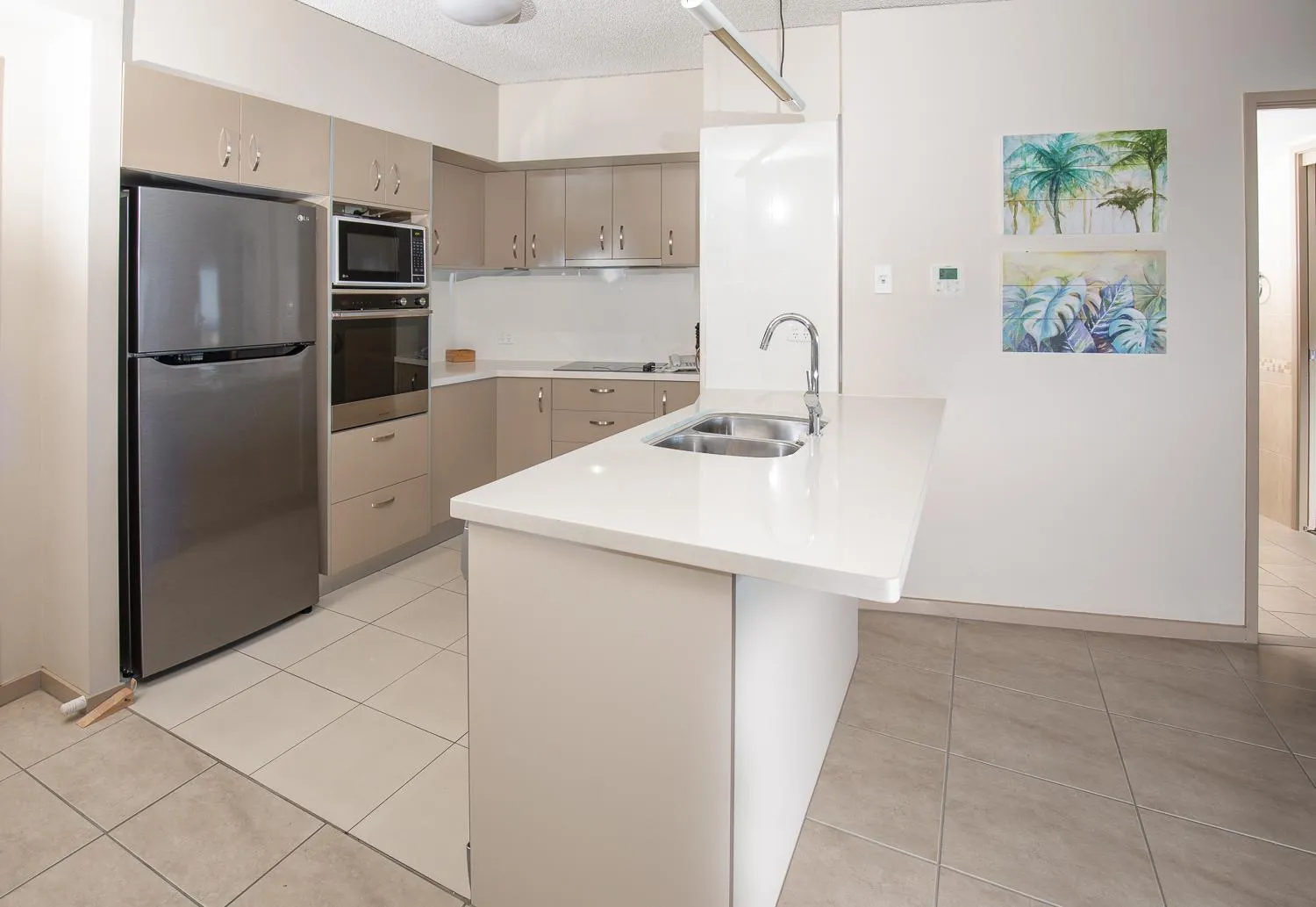 Kitchen or kitchenette in The Waterford Prestige Apartments