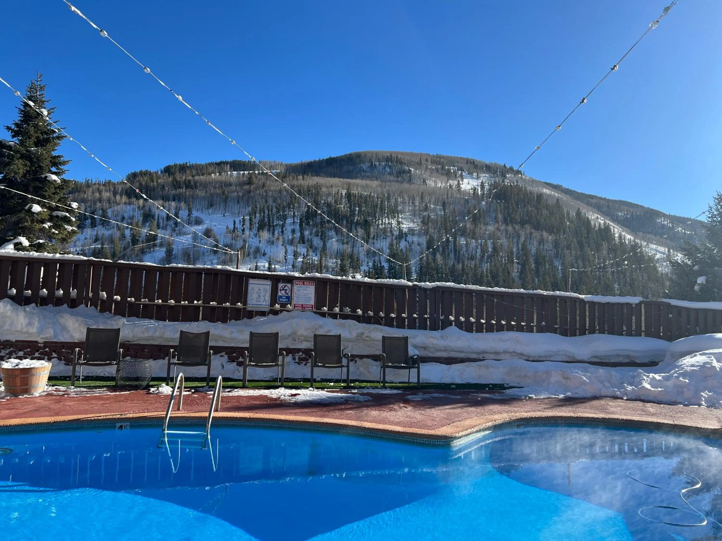 Swimming pool in Vail Run Resort