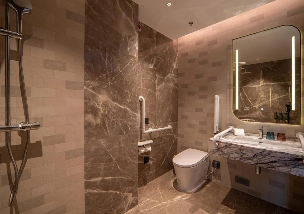 Bathroom in Hilton Garden Inn Wuhu Economic Tech Zone