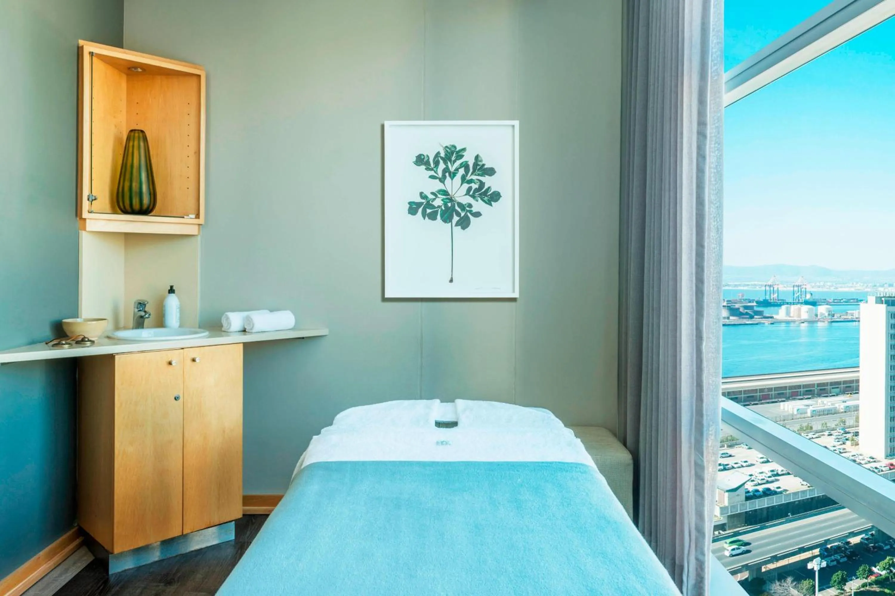 Spa and wellness centre/facilities, Bed in The Westin Cape Town