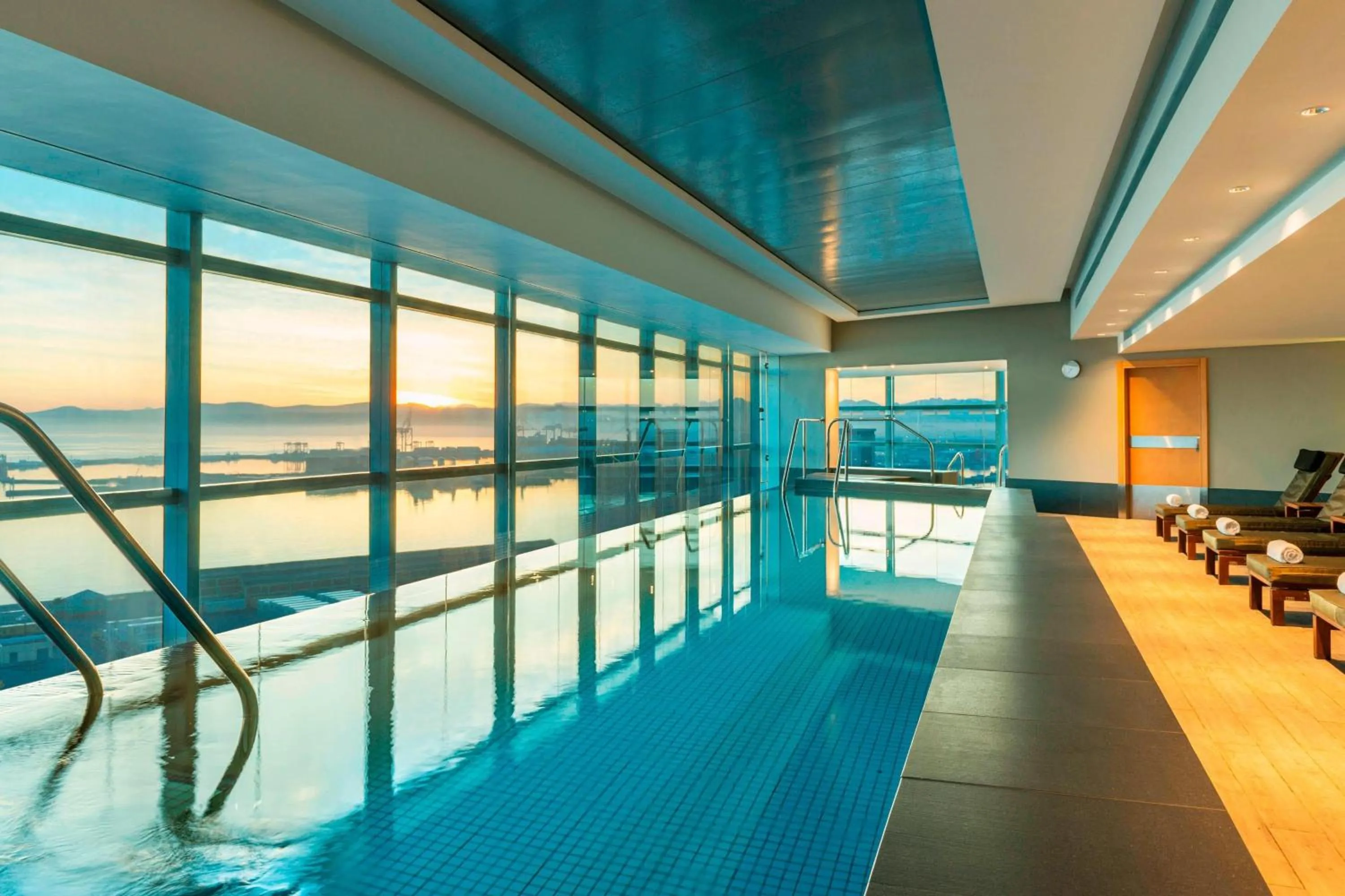 Swimming pool in The Westin Cape Town