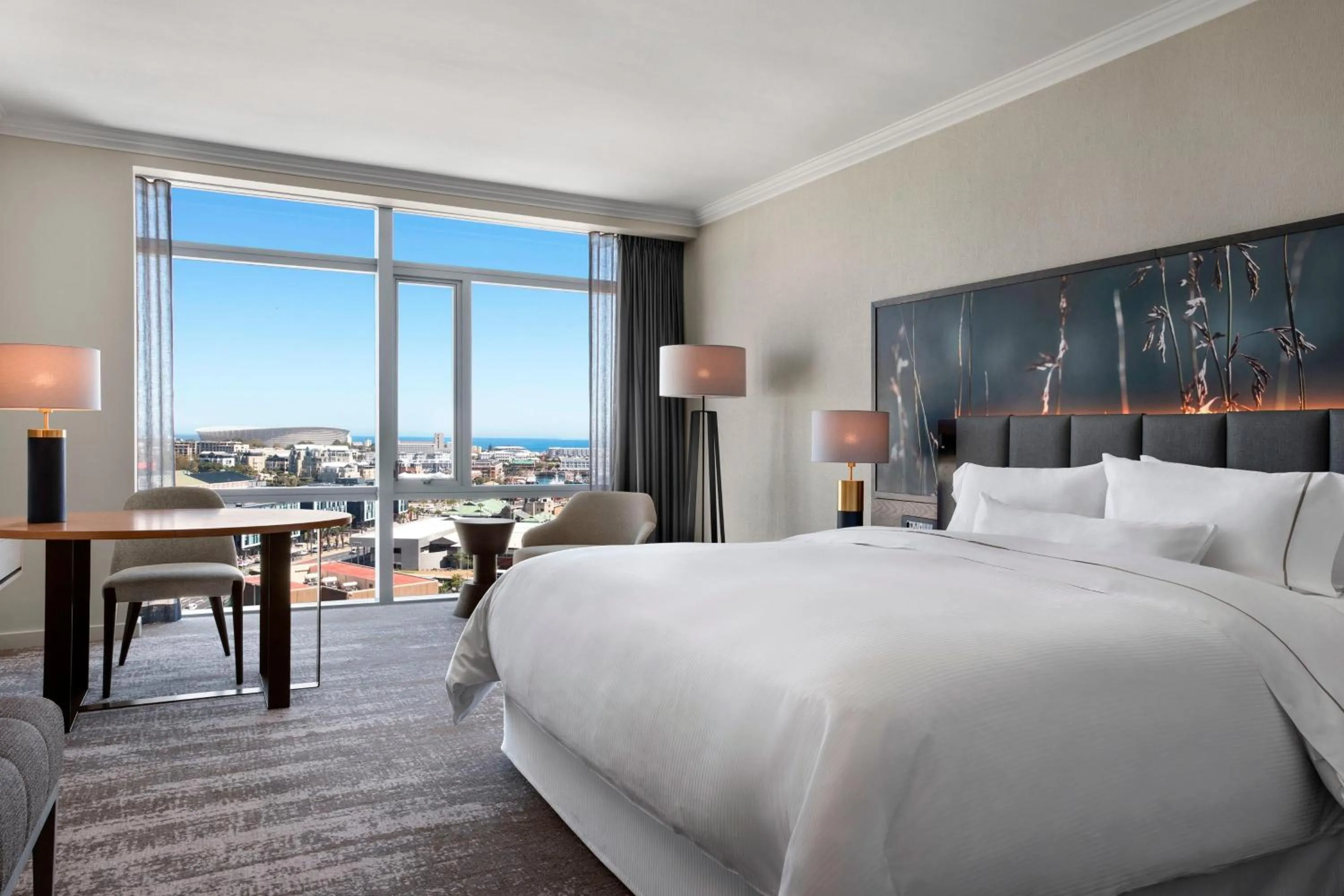 Photo of the whole room, Bed in The Westin Cape Town