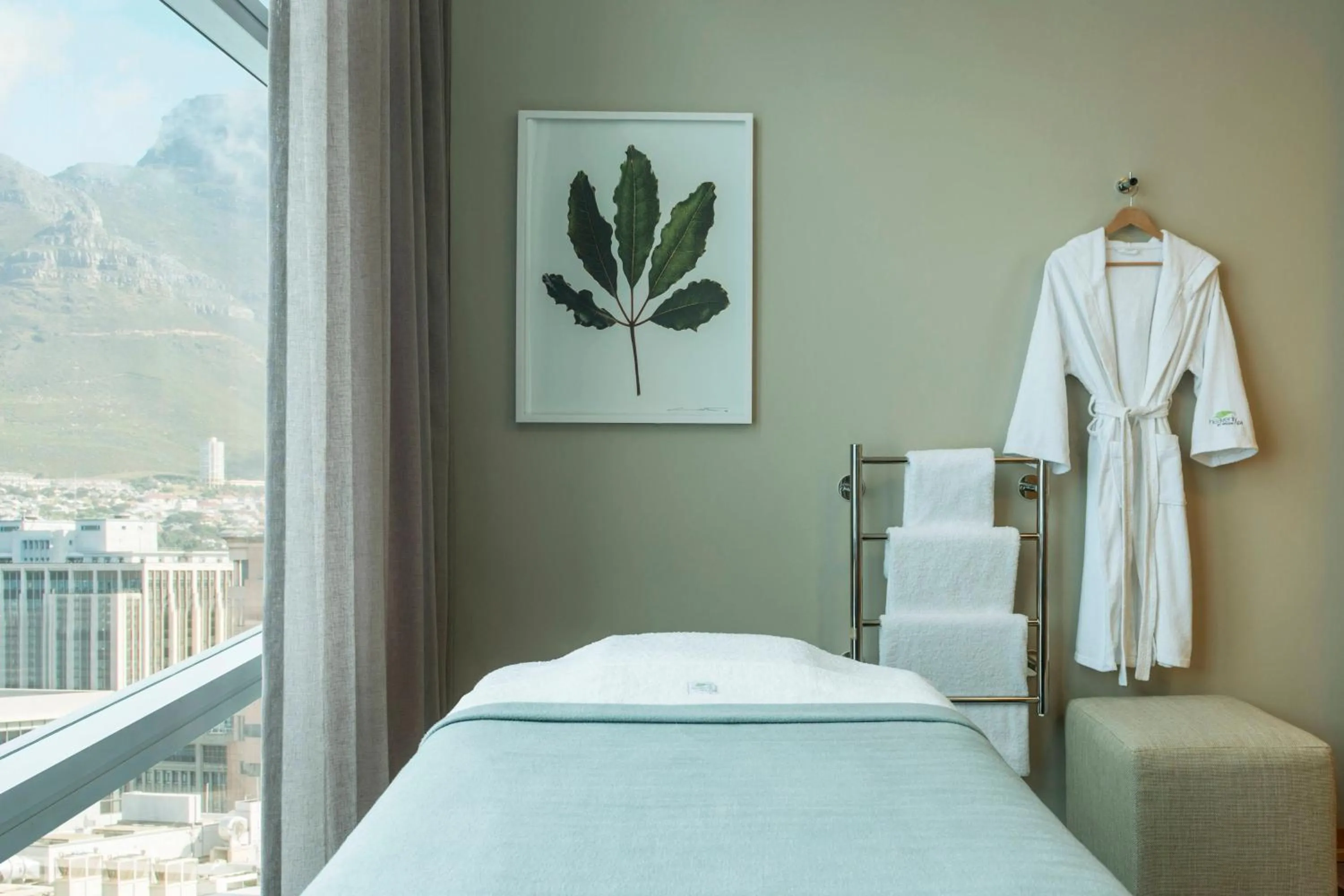 Spa and wellness centre/facilities, Bed in The Westin Cape Town