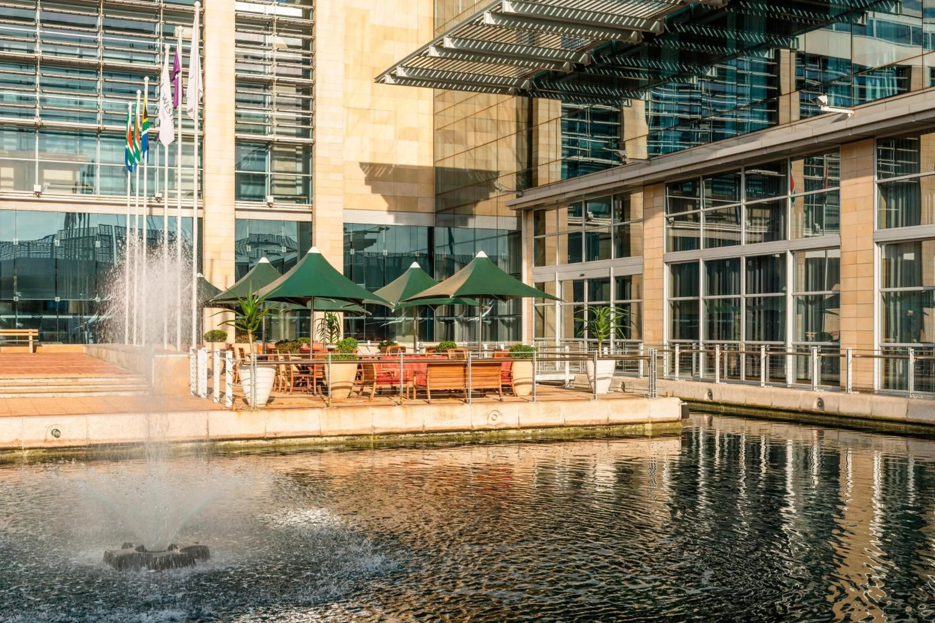 Restaurant/places to eat in The Westin Cape Town