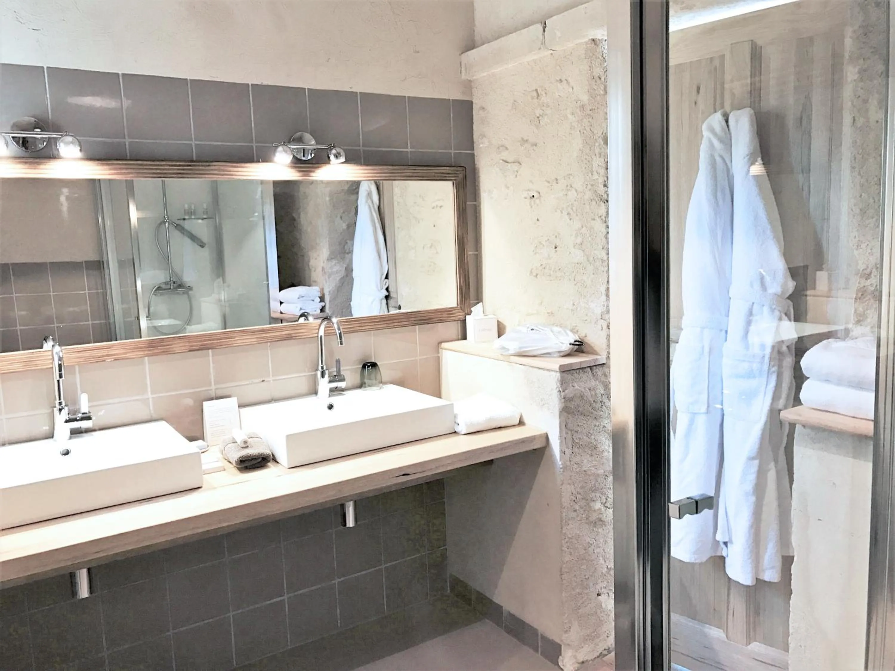 Bathroom in Domaine de Fontenille