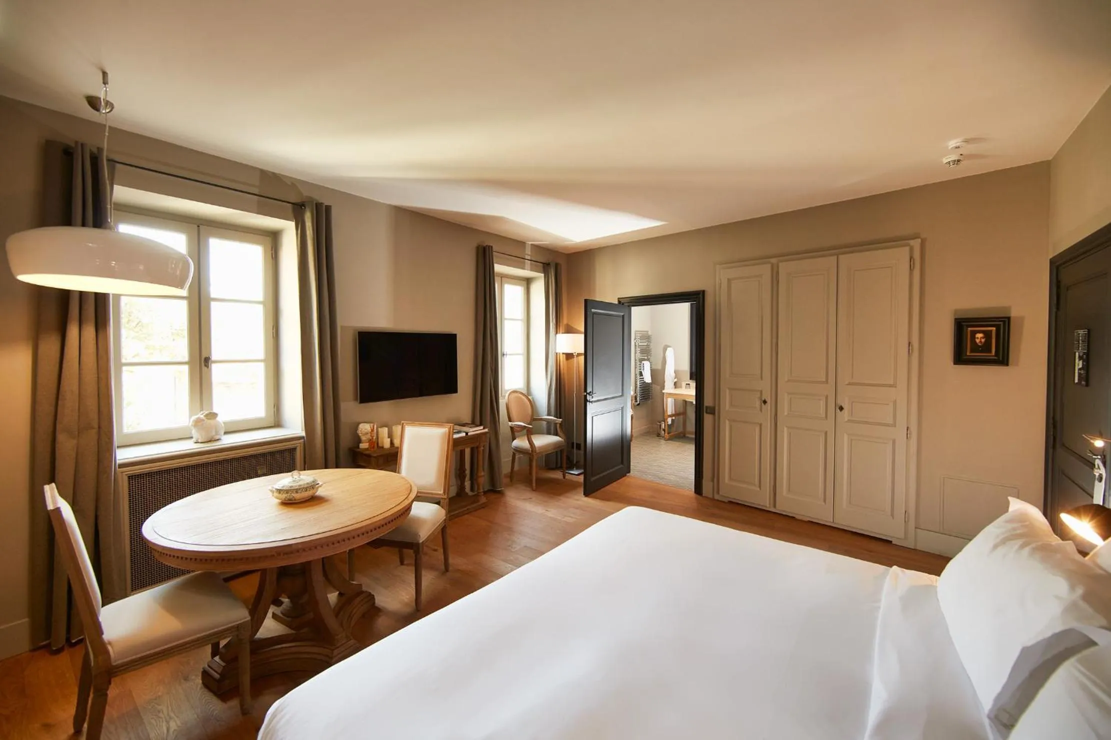 Bedroom, Bed in Domaine de Fontenille