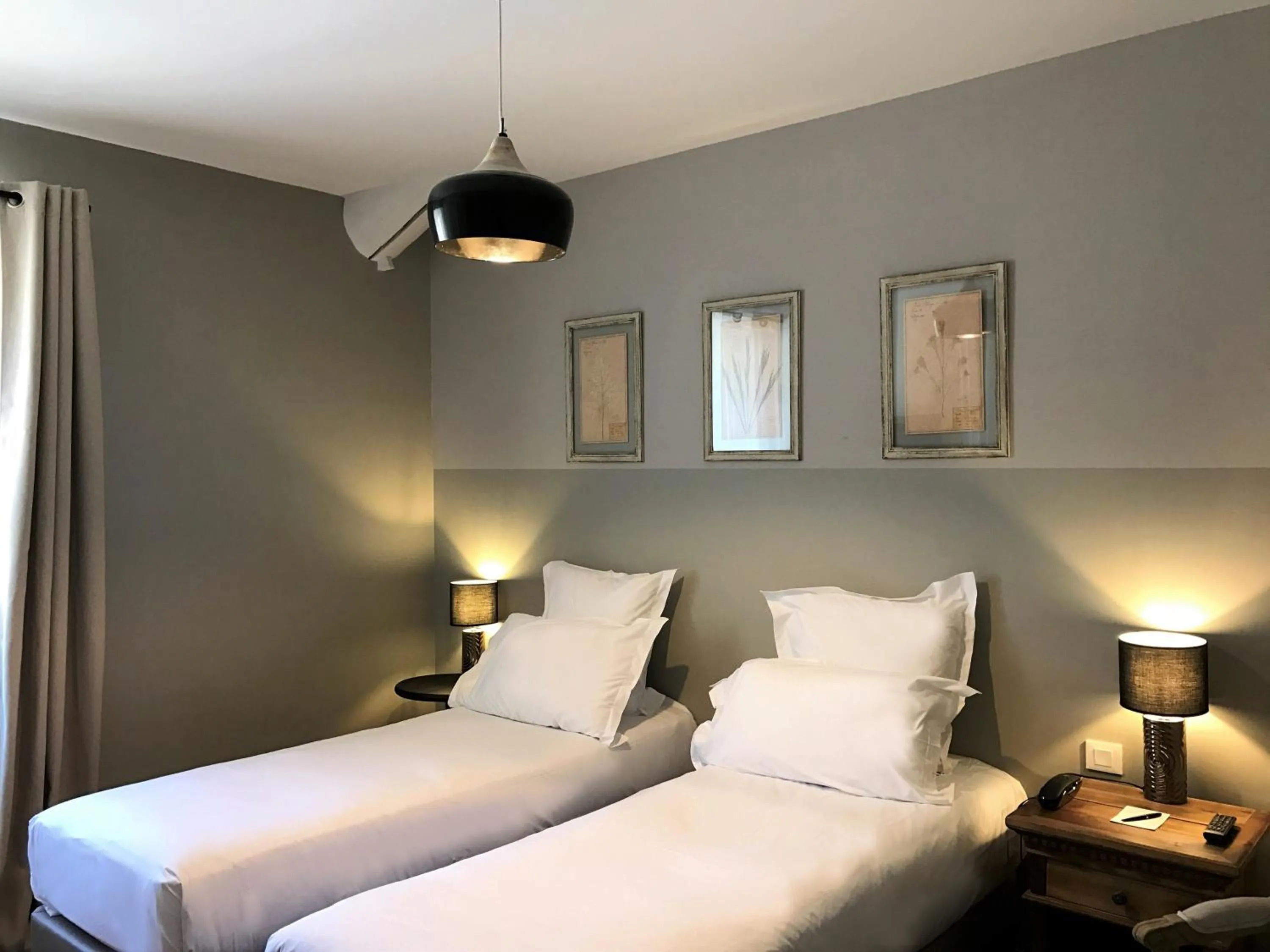 Bedroom, Bed in Domaine de Fontenille