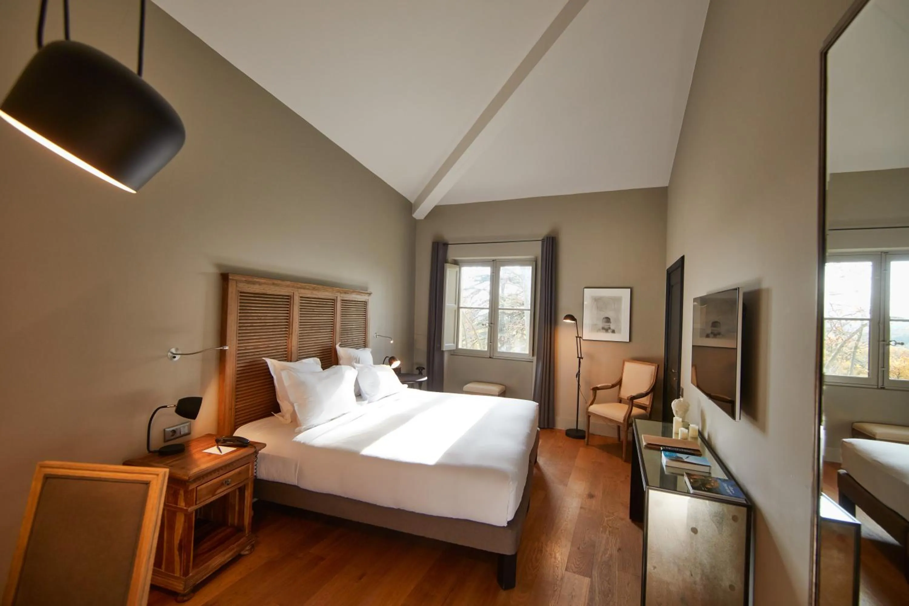 Bedroom, Bed in Domaine de Fontenille