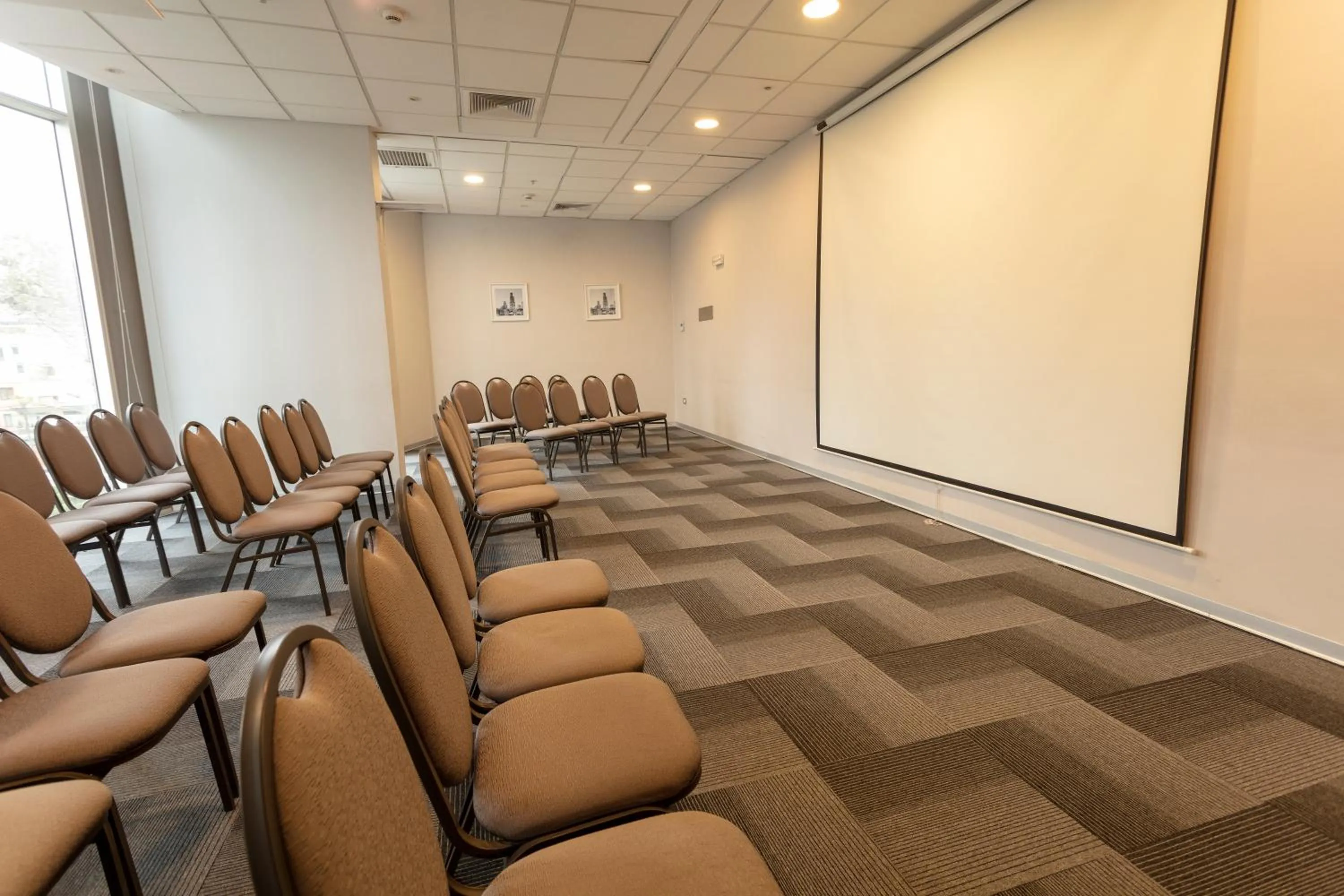 Meeting/conference room in Ramada Encore by Wyndham Lima San Isidro