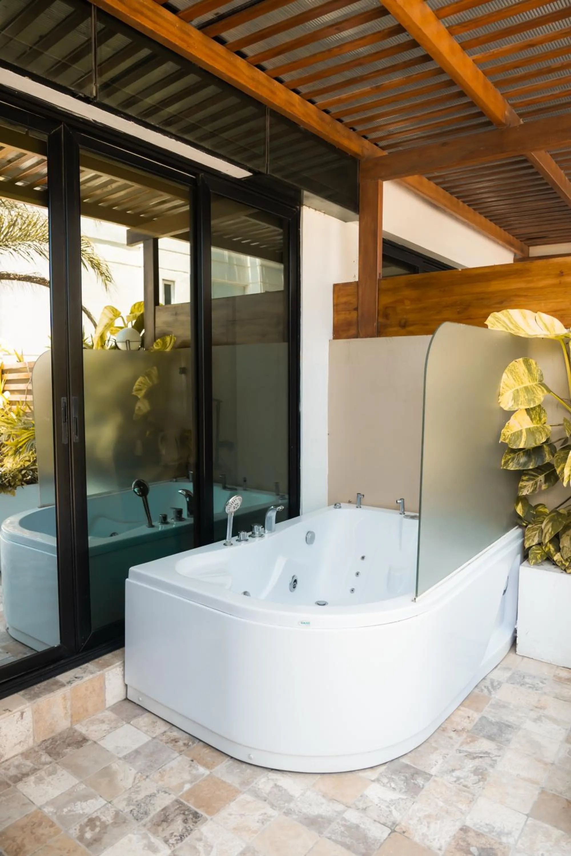 Hot Tub in Hotel Poseidon