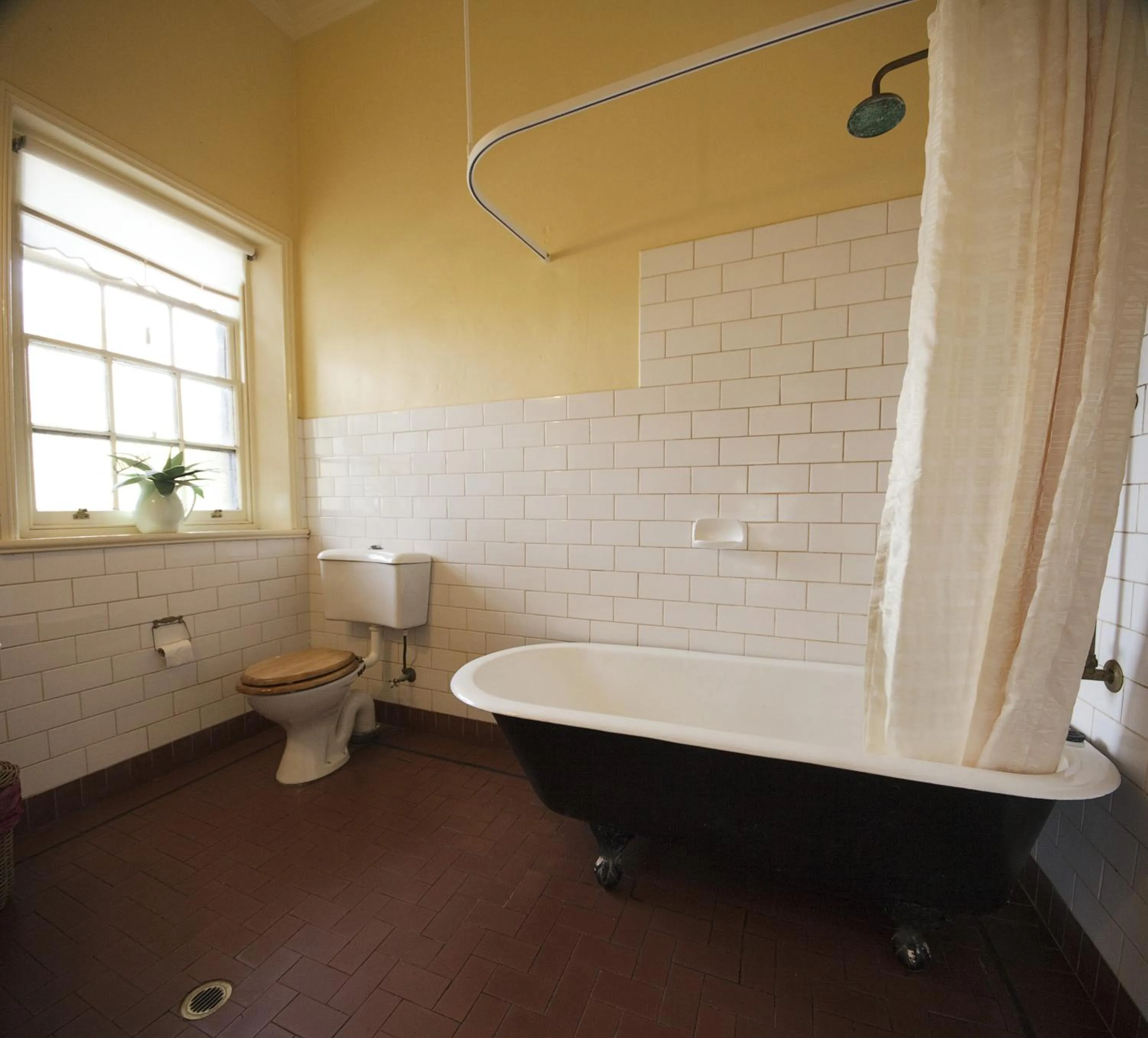 Bathroom in The Rising Sun Hotel